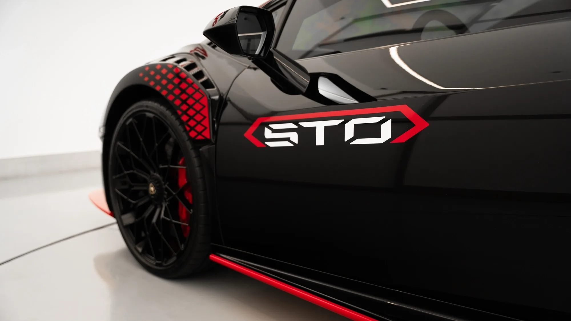 2021 Lamborghini Huracan STO thumbnail 10