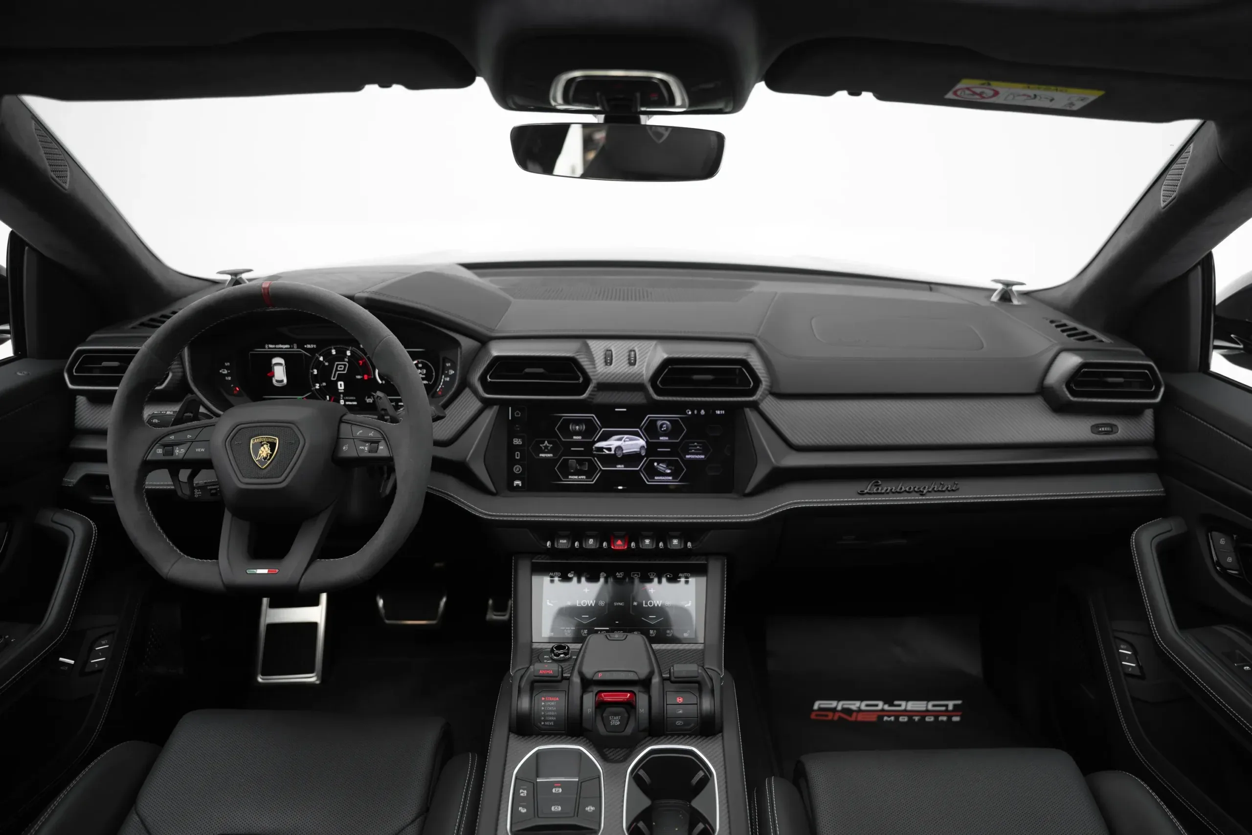 2025 Lamborghini Urus SE thumbnail 6