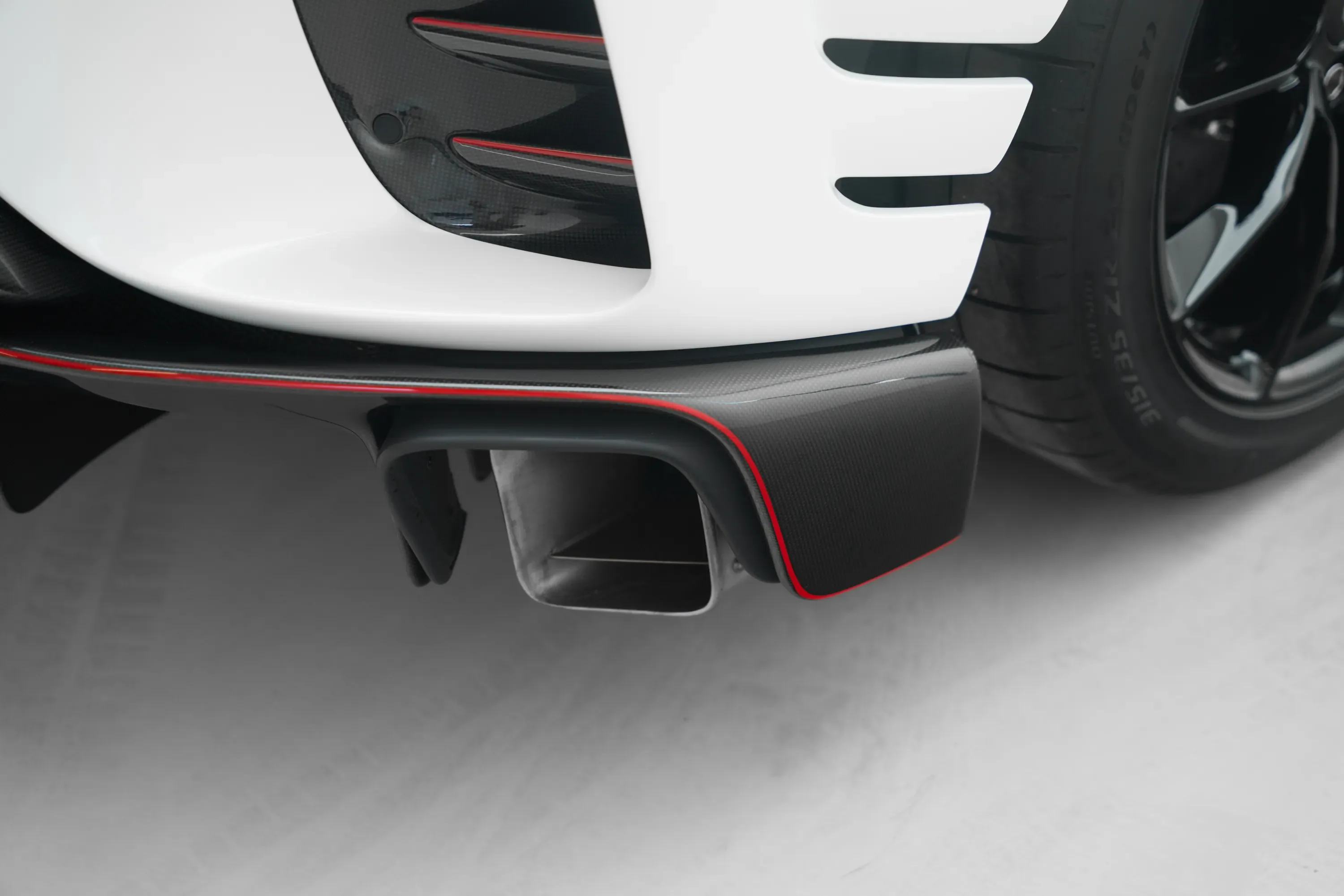 2024 Ferrari 812 GTS Competizione Aperta with 7 Years Service Contract thumbnail 6