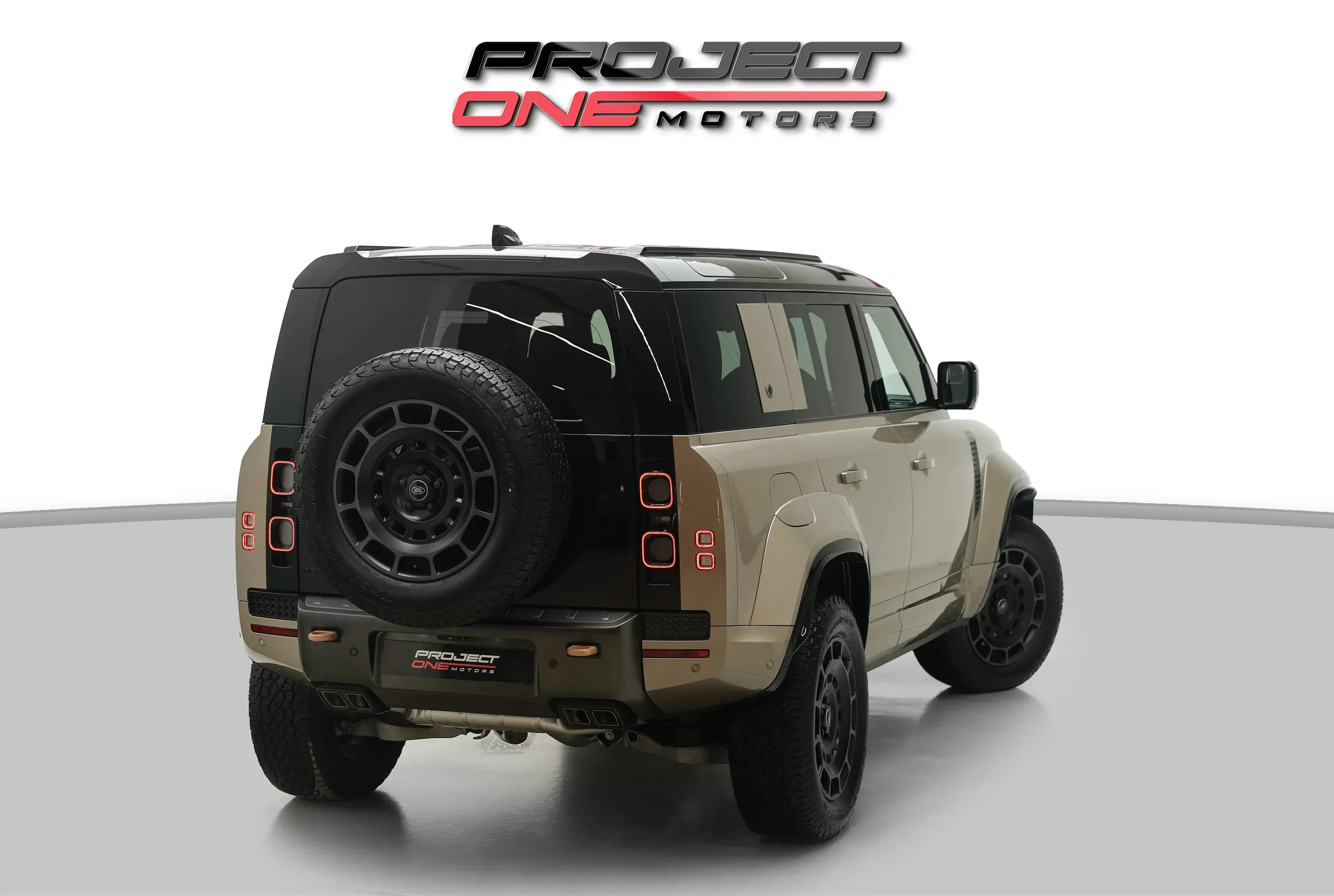 2025 Land Rover Defender 110 Octa with Warranty thumbnail 4