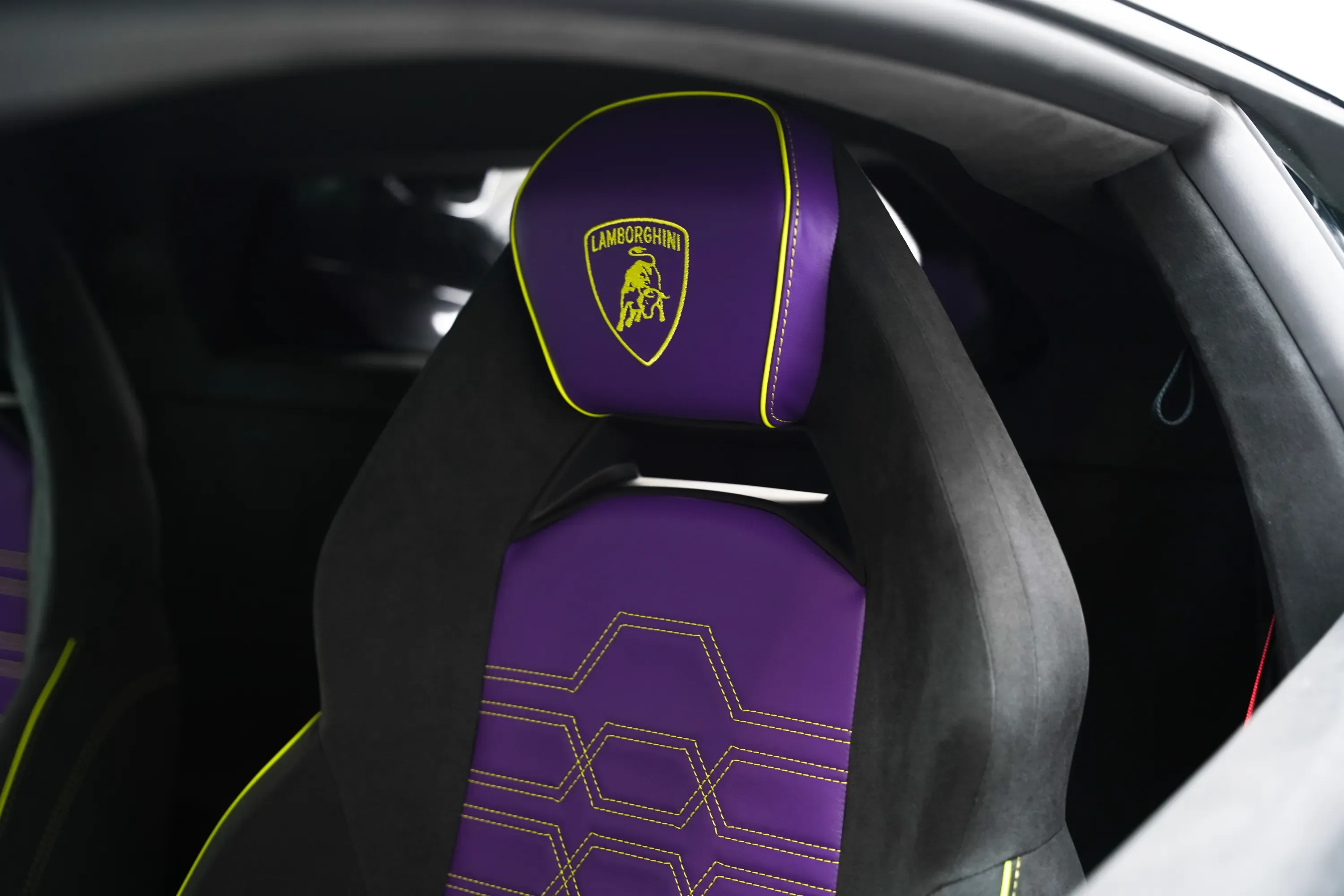 2024 Lamborghini Revuelto thumbnail 17