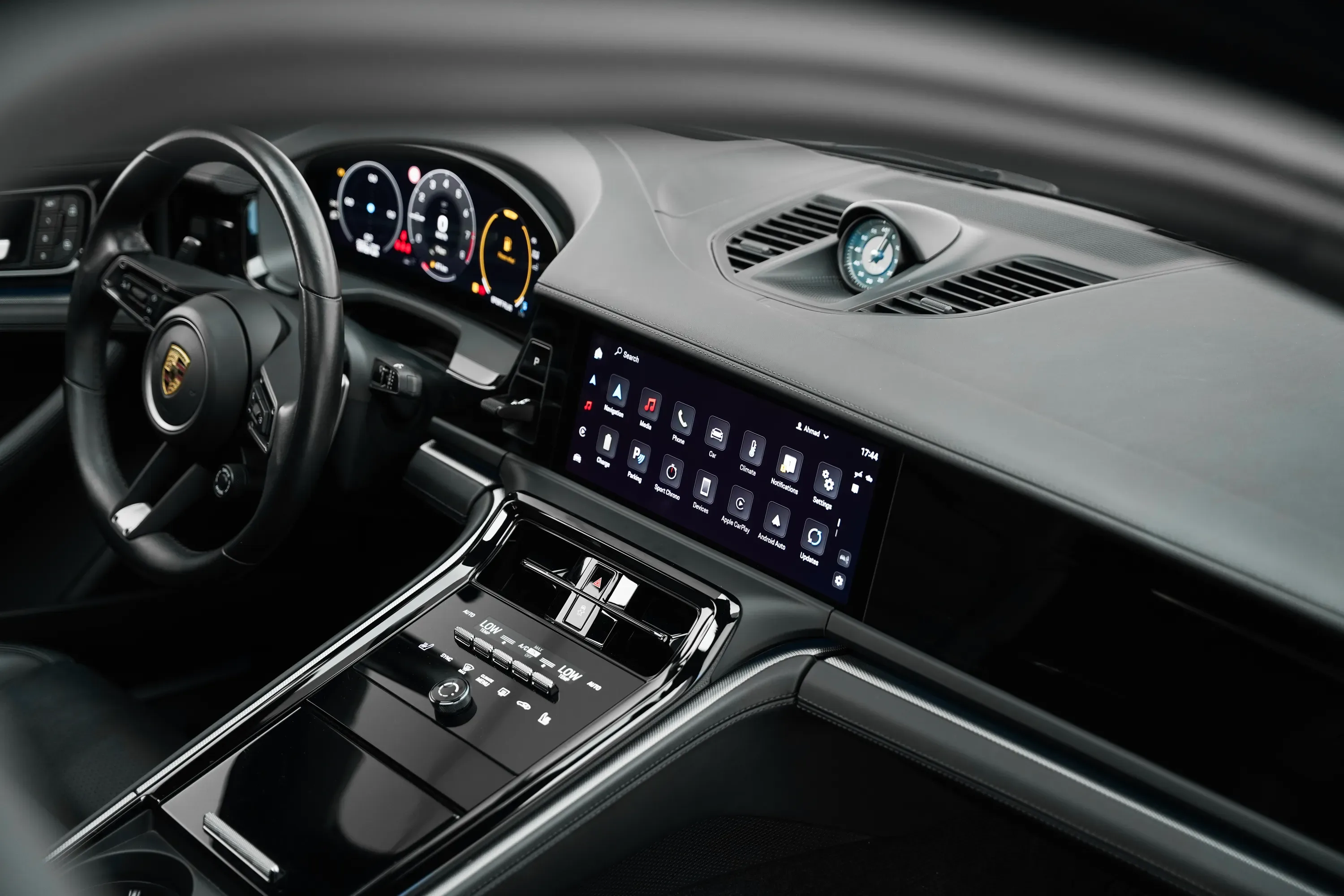 2024 Porsche Panamera 4 E-Hybrid thumbnail 13