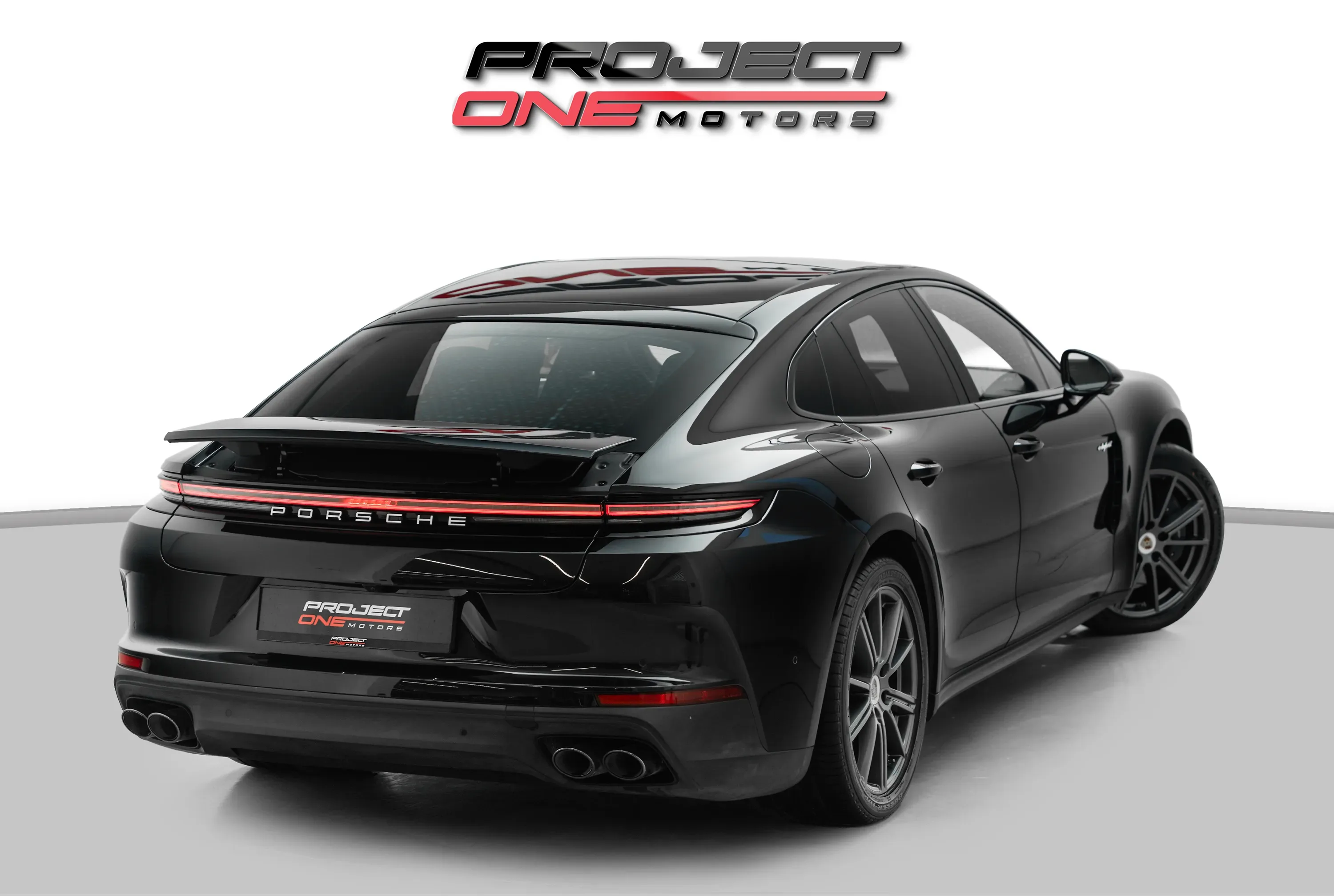 2024 Porsche Panamera 4 E-Hybrid thumbnail 4