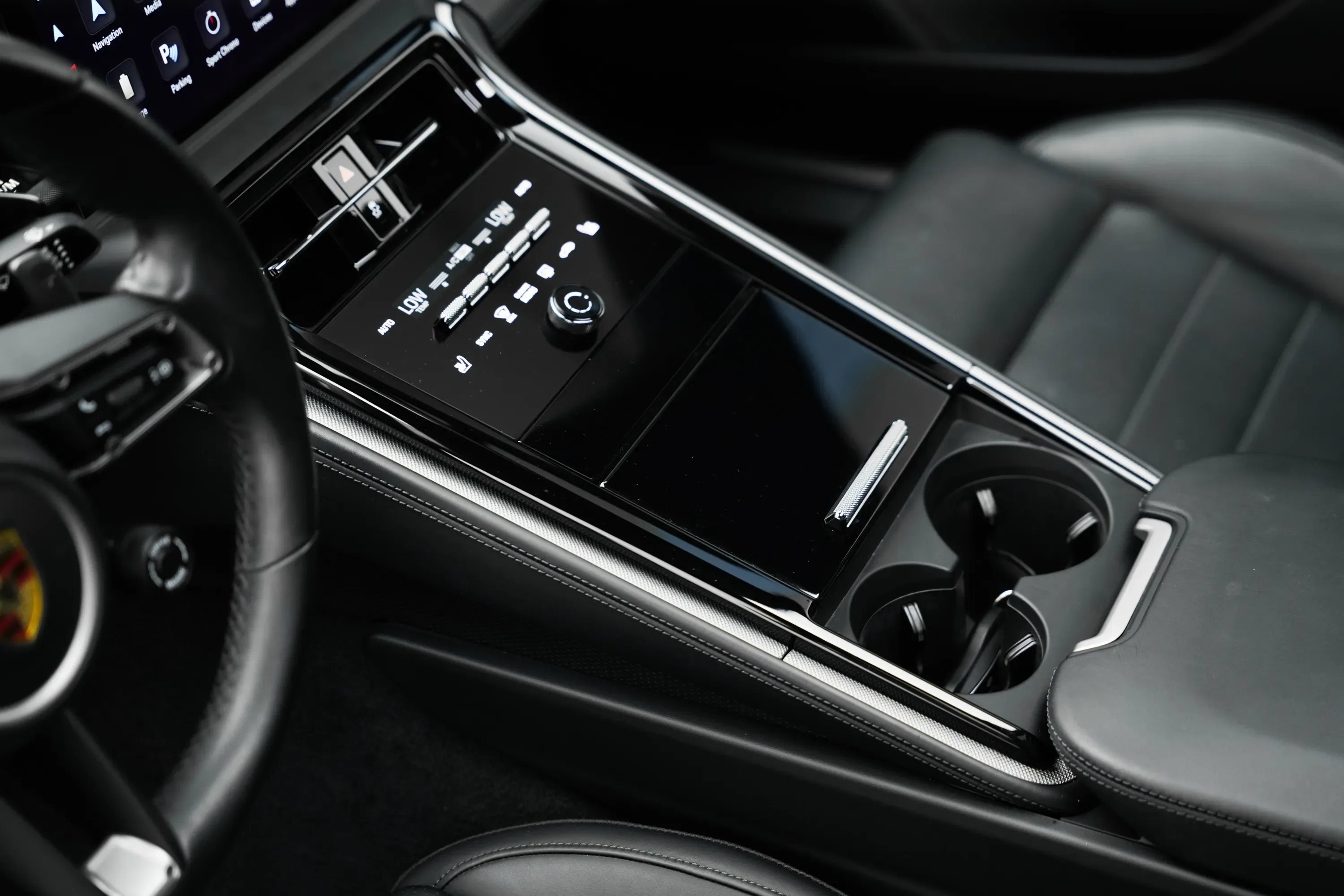 2024 Porsche Panamera 4 E-Hybrid thumbnail 7