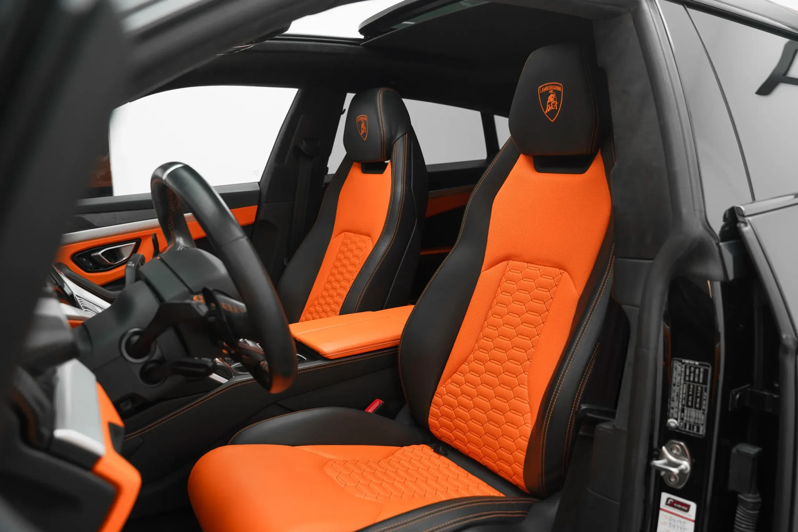 2022 Lamborghini Urus thumbnail 13