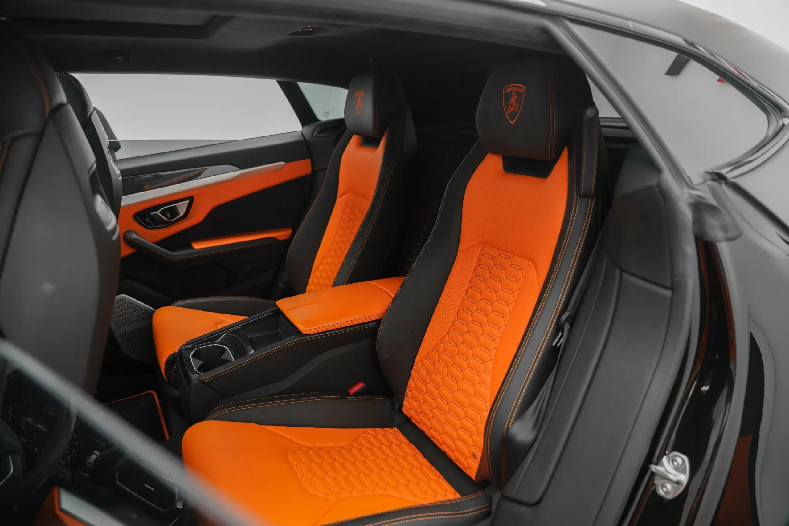 2022 Lamborghini Urus thumbnail 16