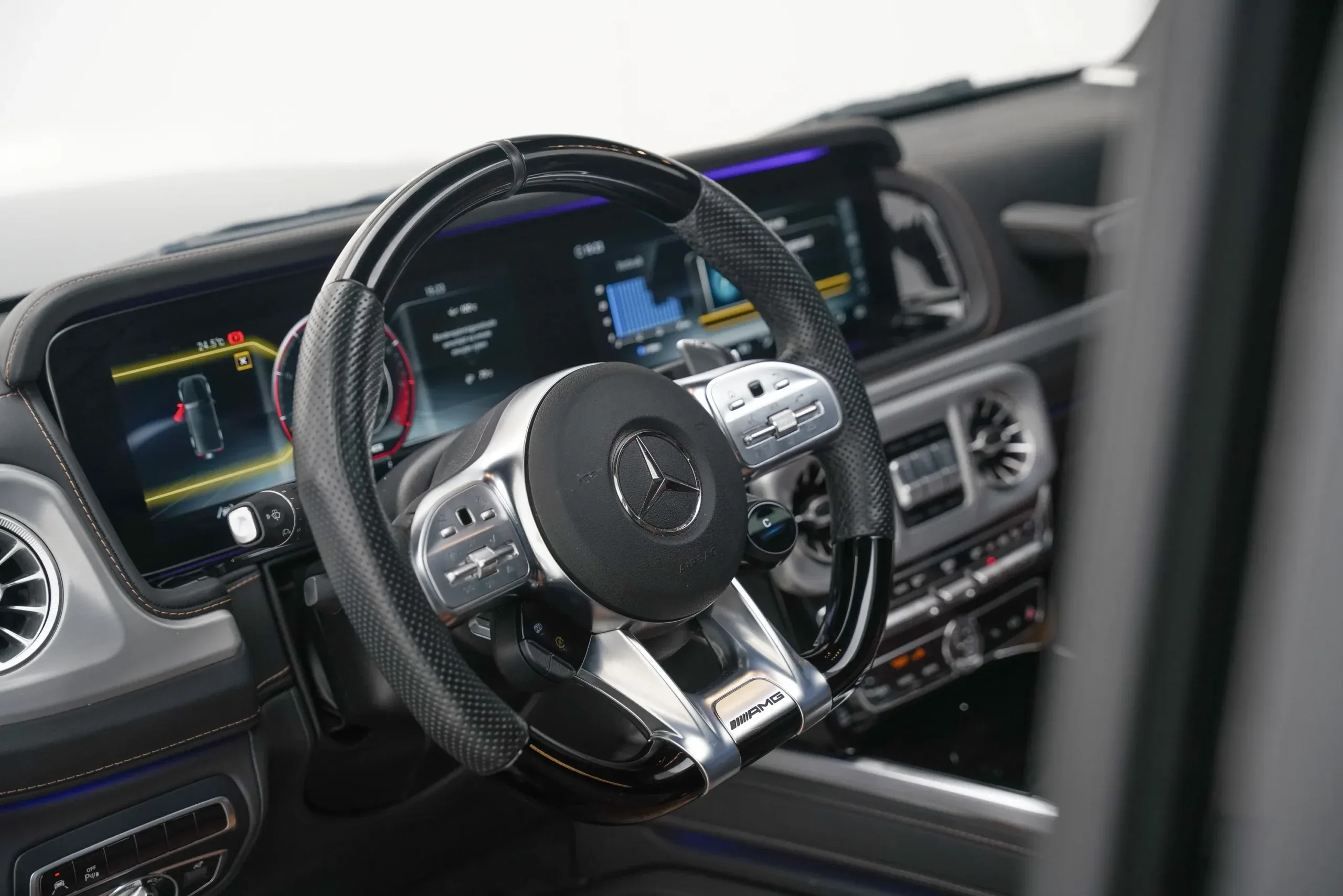 2023 Mercedes Benz AMG G63 thumbnail 7