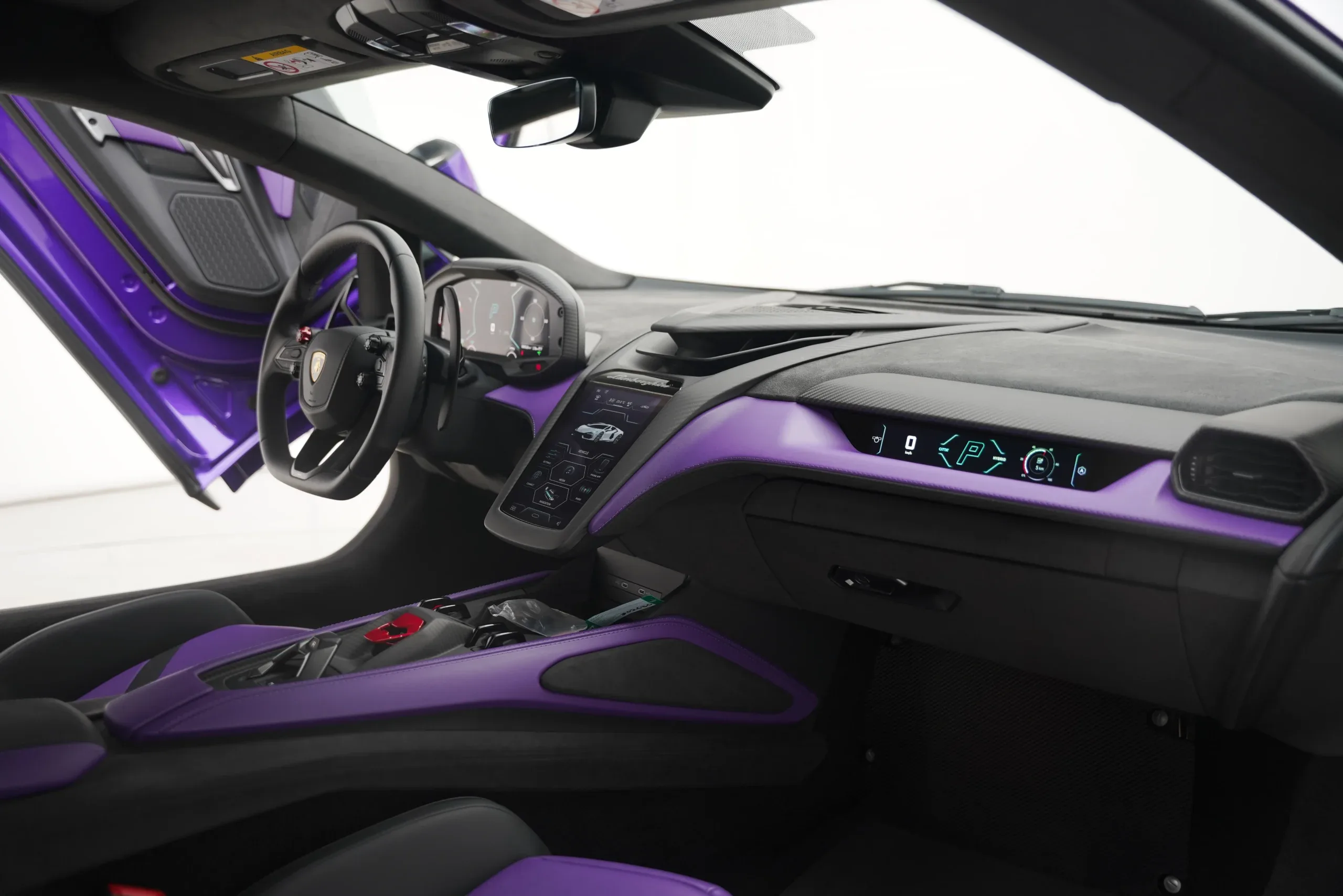 2025 Lamborghini Revuelto thumbnail 7