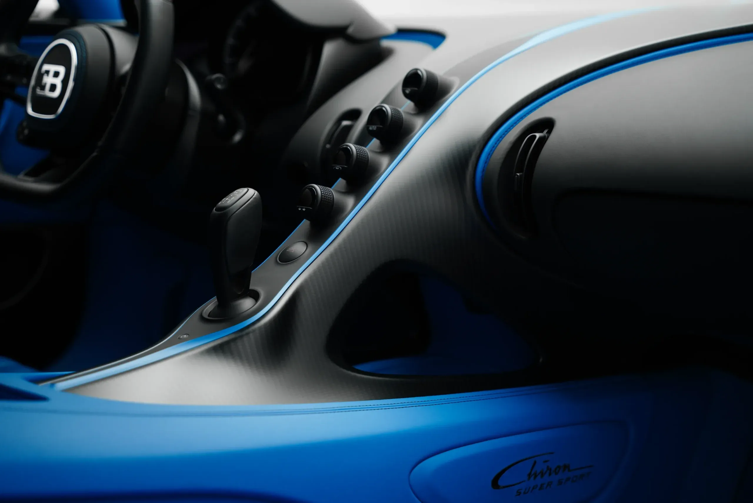 2023 Bugatti Chiron Super Sport thumbnail 17