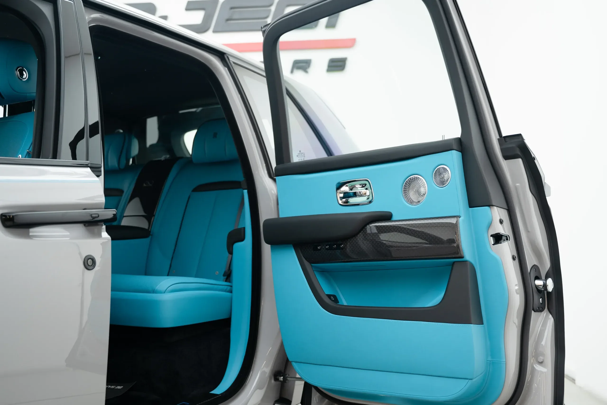 2025 Rolls Royce Cullinan Black Badge with Warranty and Service Contract thumbnail 5