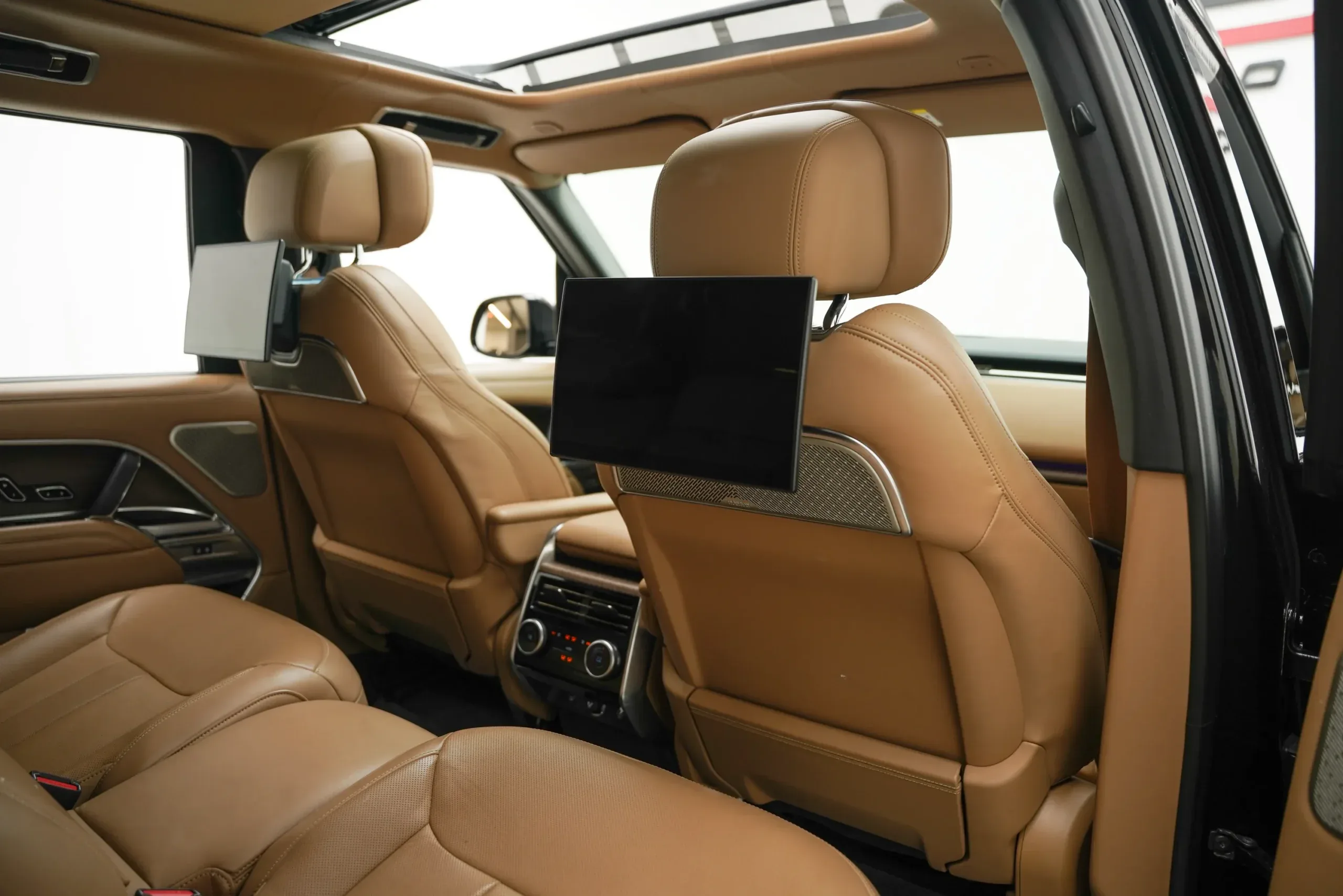 2024 Range Rover P530 Autobiography with Warranty and Service Contract thumbnail 9