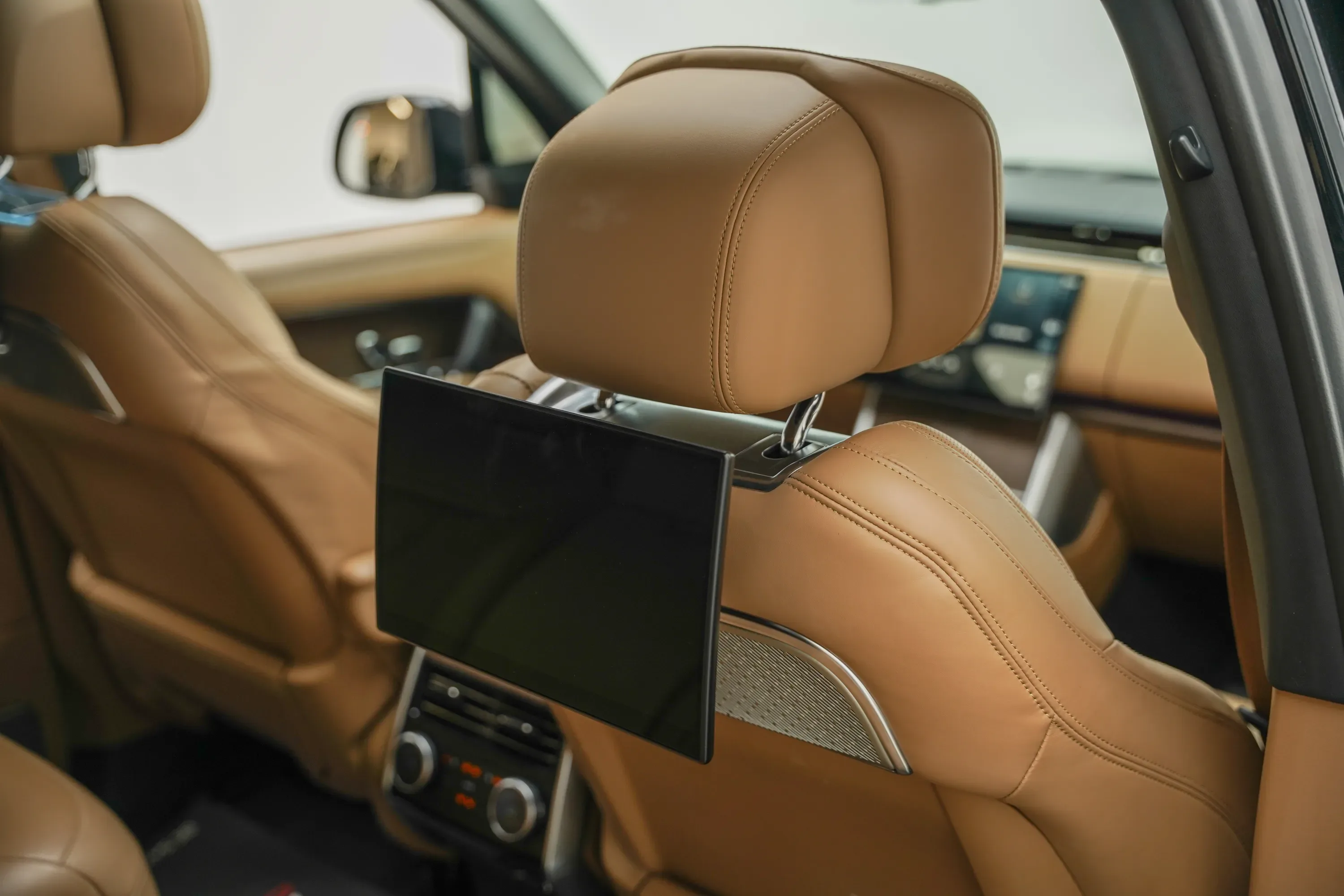 2024 Range Rover P530 Autobiography with Warranty and Service Contract thumbnail 12