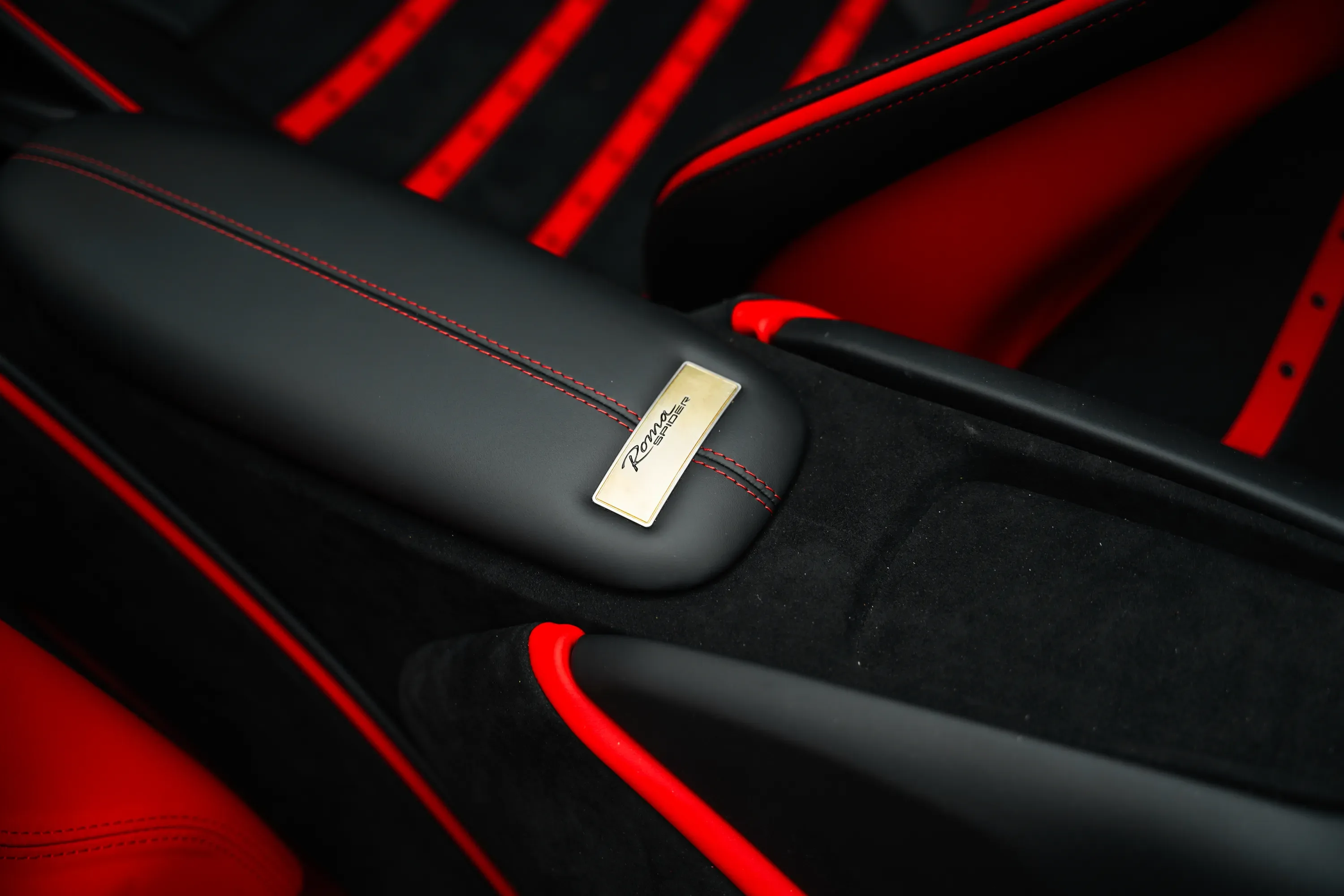 2026 Ferrari Roma Spider thumbnail 13