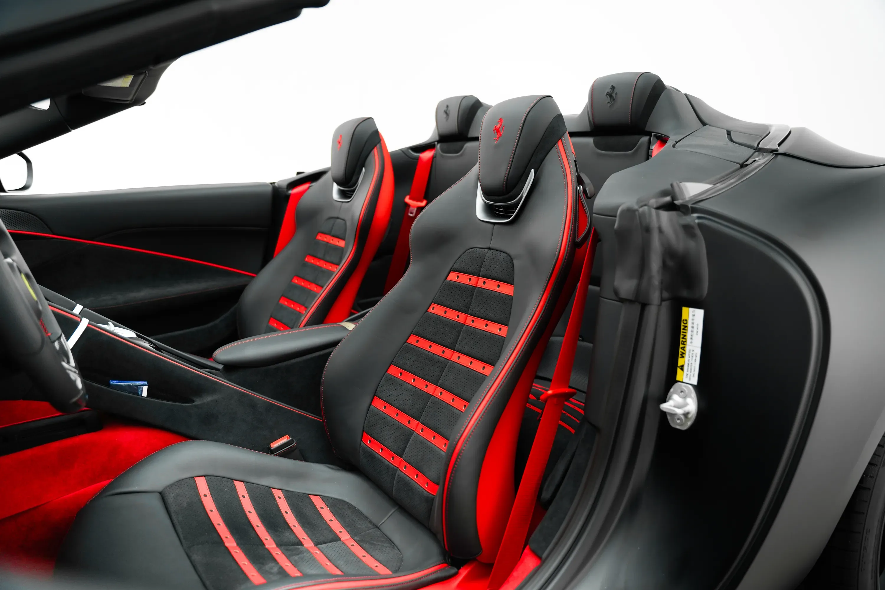 2026 Ferrari Roma Spider thumbnail 17