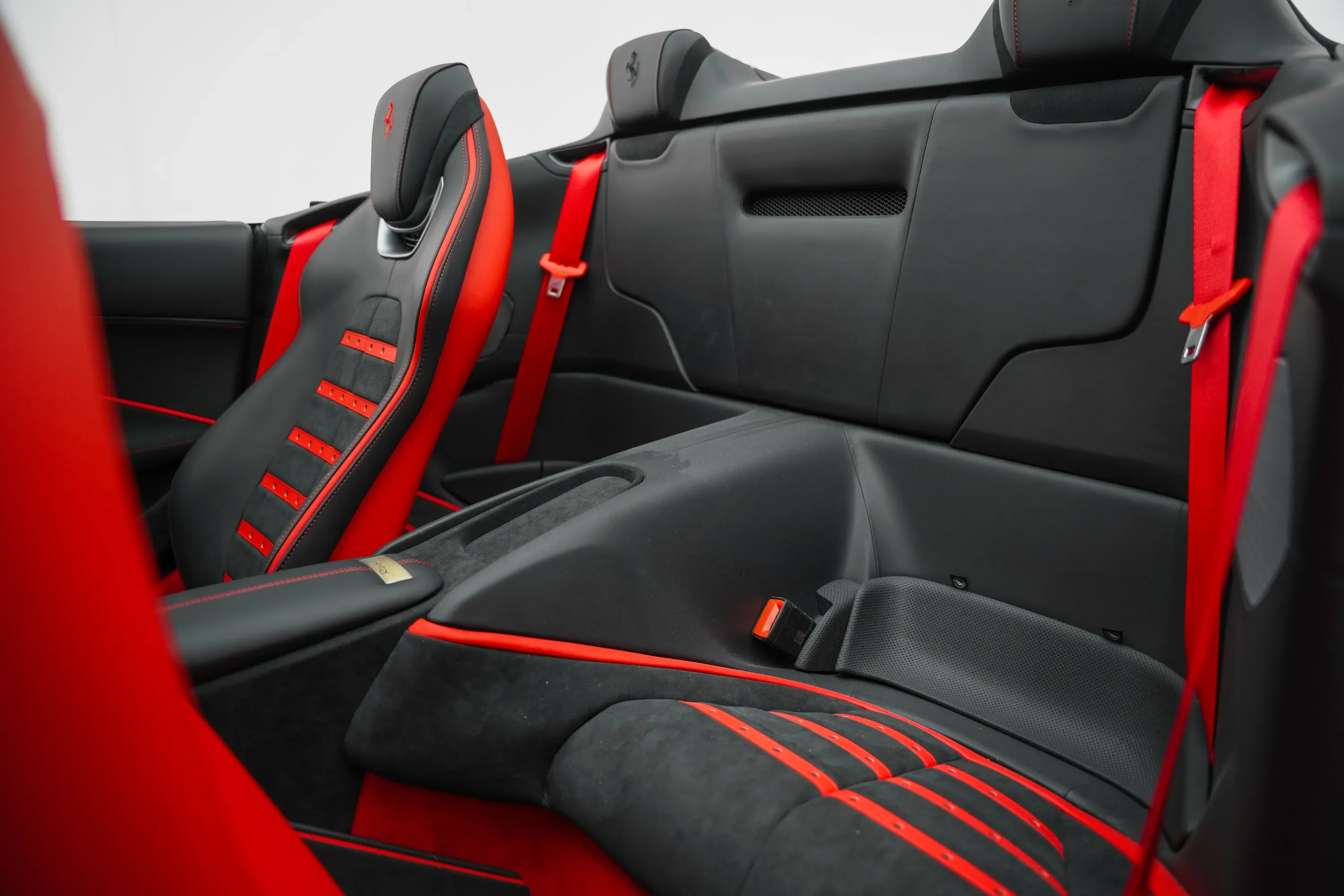 2026 Ferrari Roma Spider thumbnail 18
