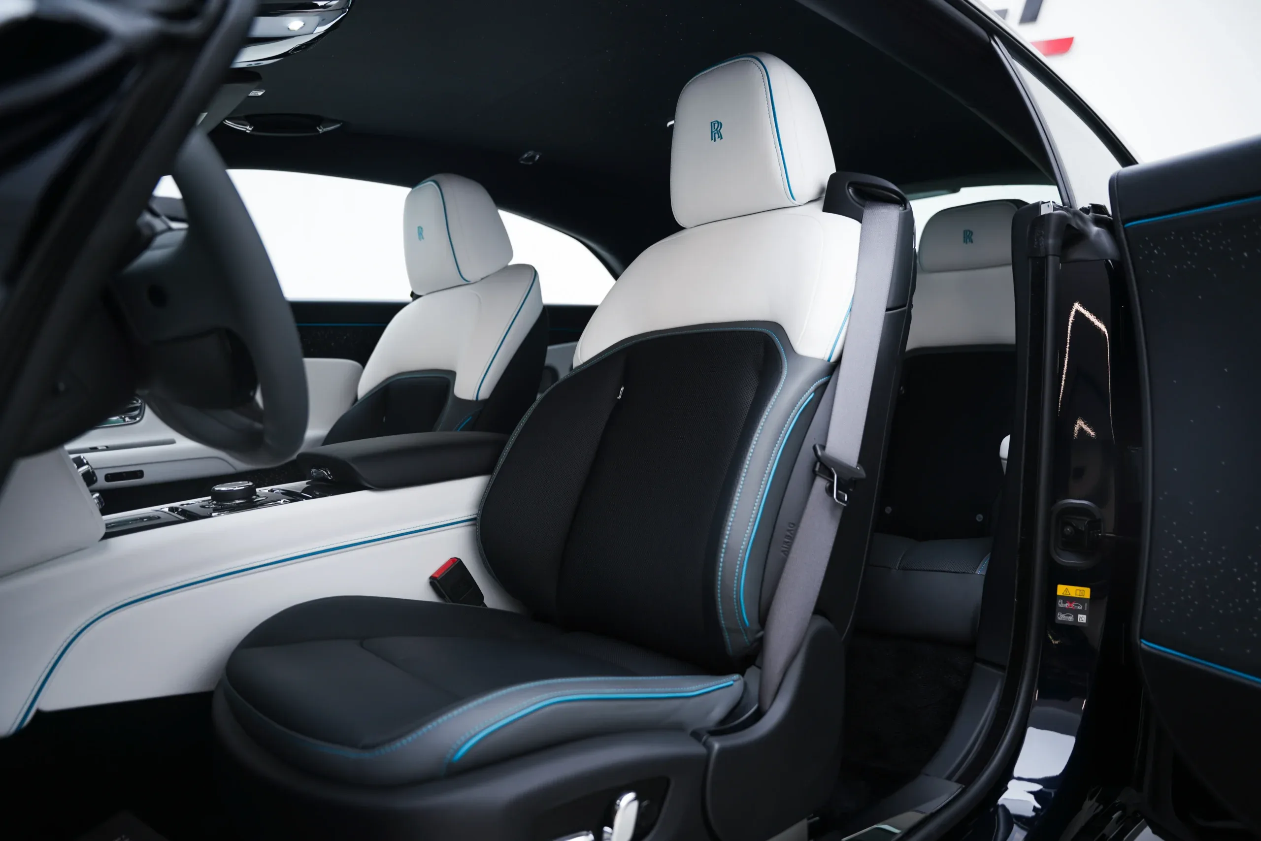 2025 Rolls Royce Spectre thumbnail 8