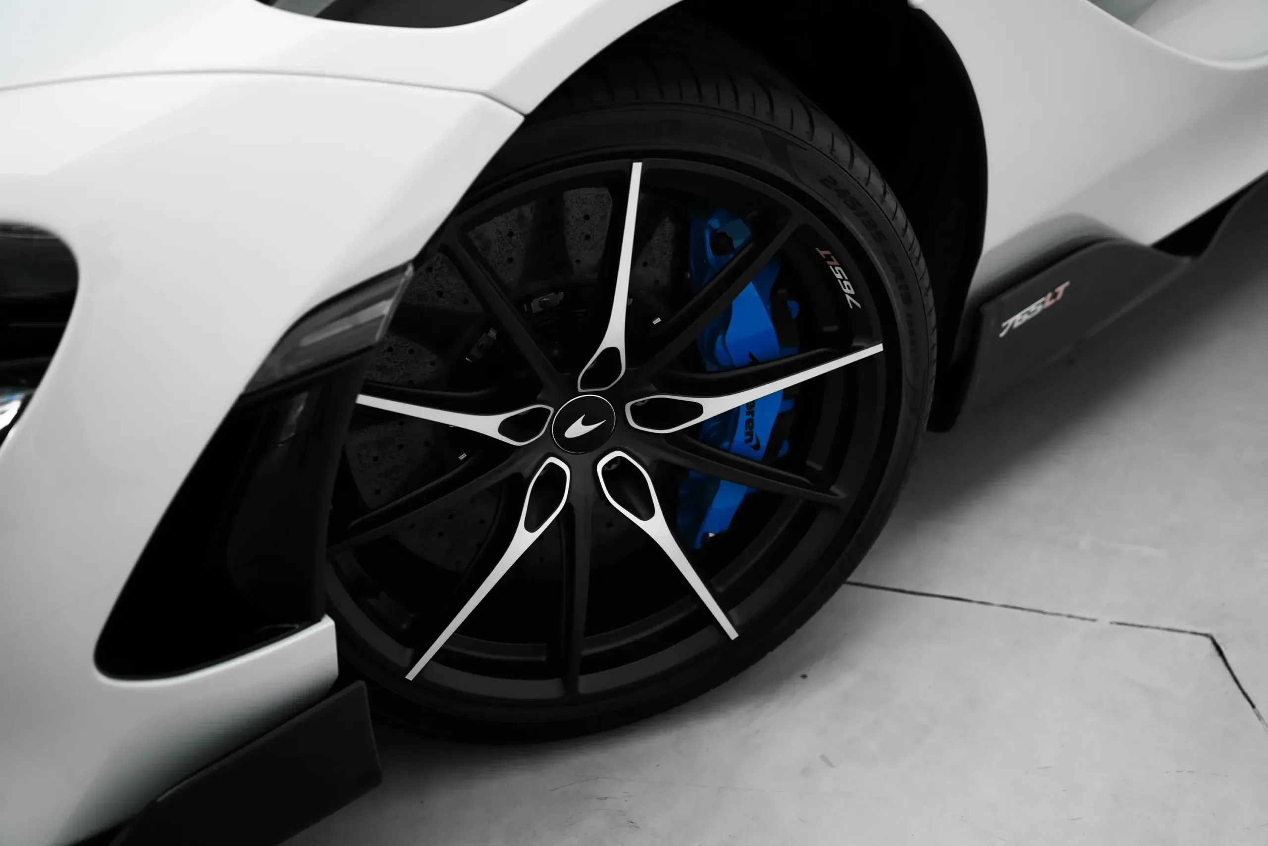 2022 Mclaren 765LT Spider thumbnail 20