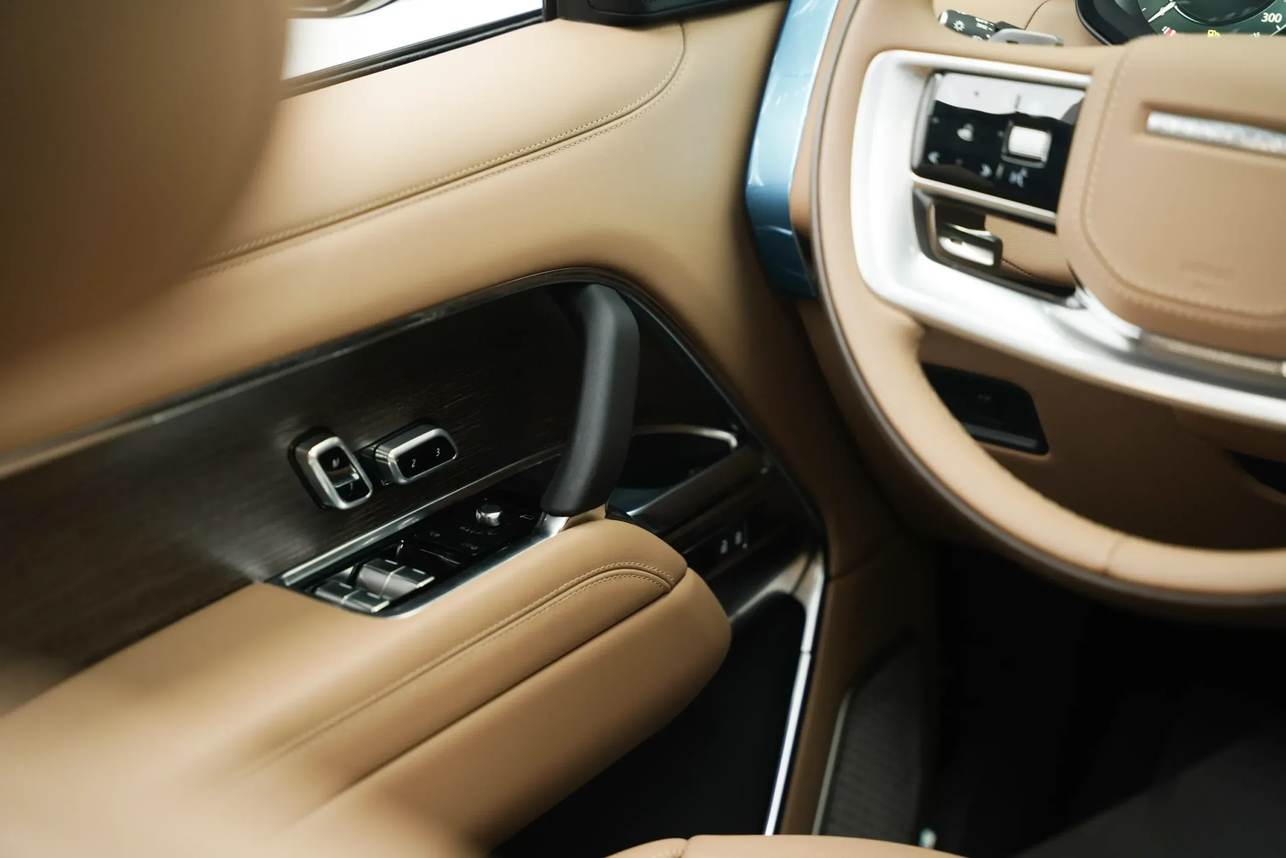 2025 Range Rover P530 Autobiography with Warranty thumbnail 11