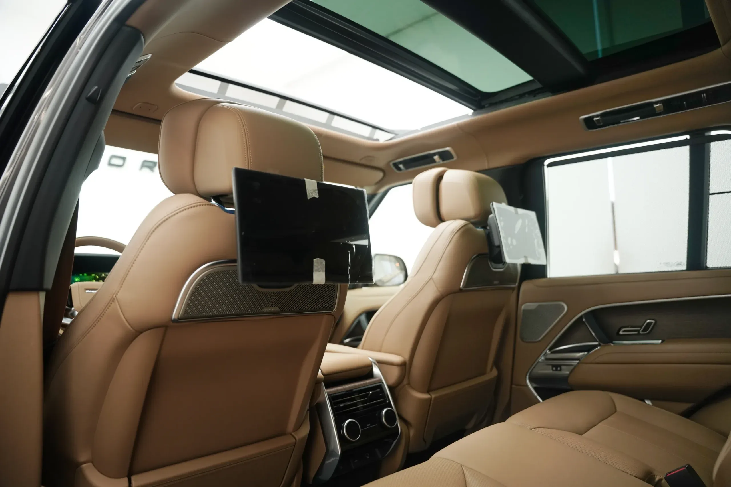 2025 Range Rover P530 Autobiography with Warranty thumbnail 12