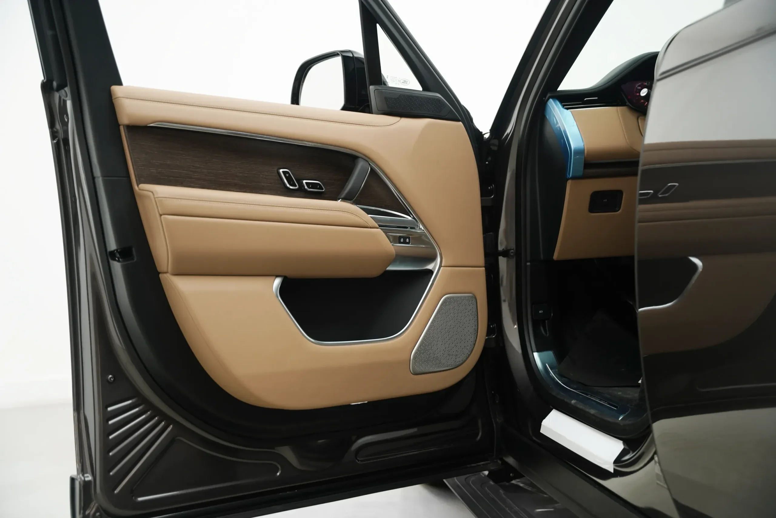 2025 Range Rover P530 Autobiography with Warranty thumbnail 6