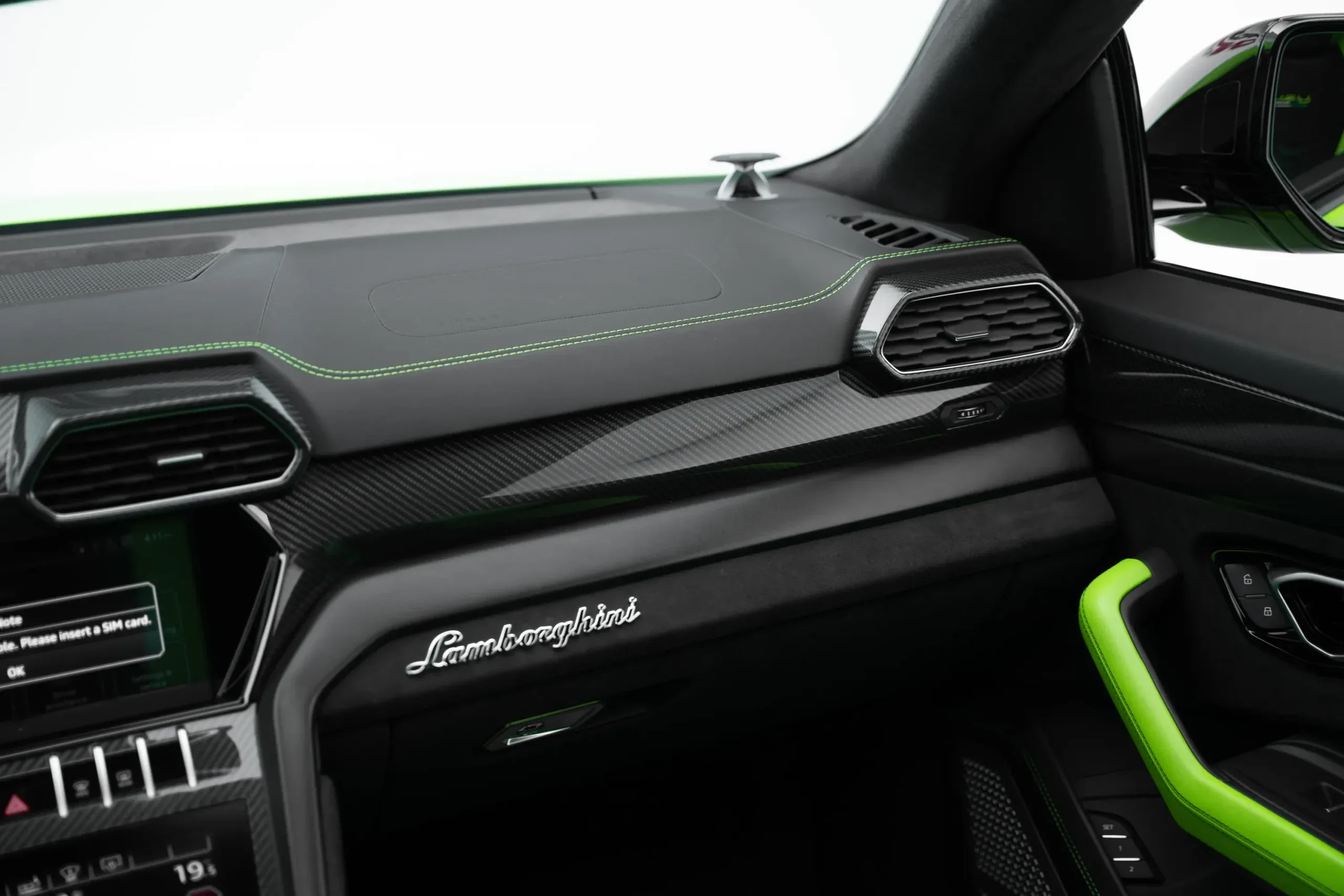 2021 Lamborghini Urus thumbnail 12