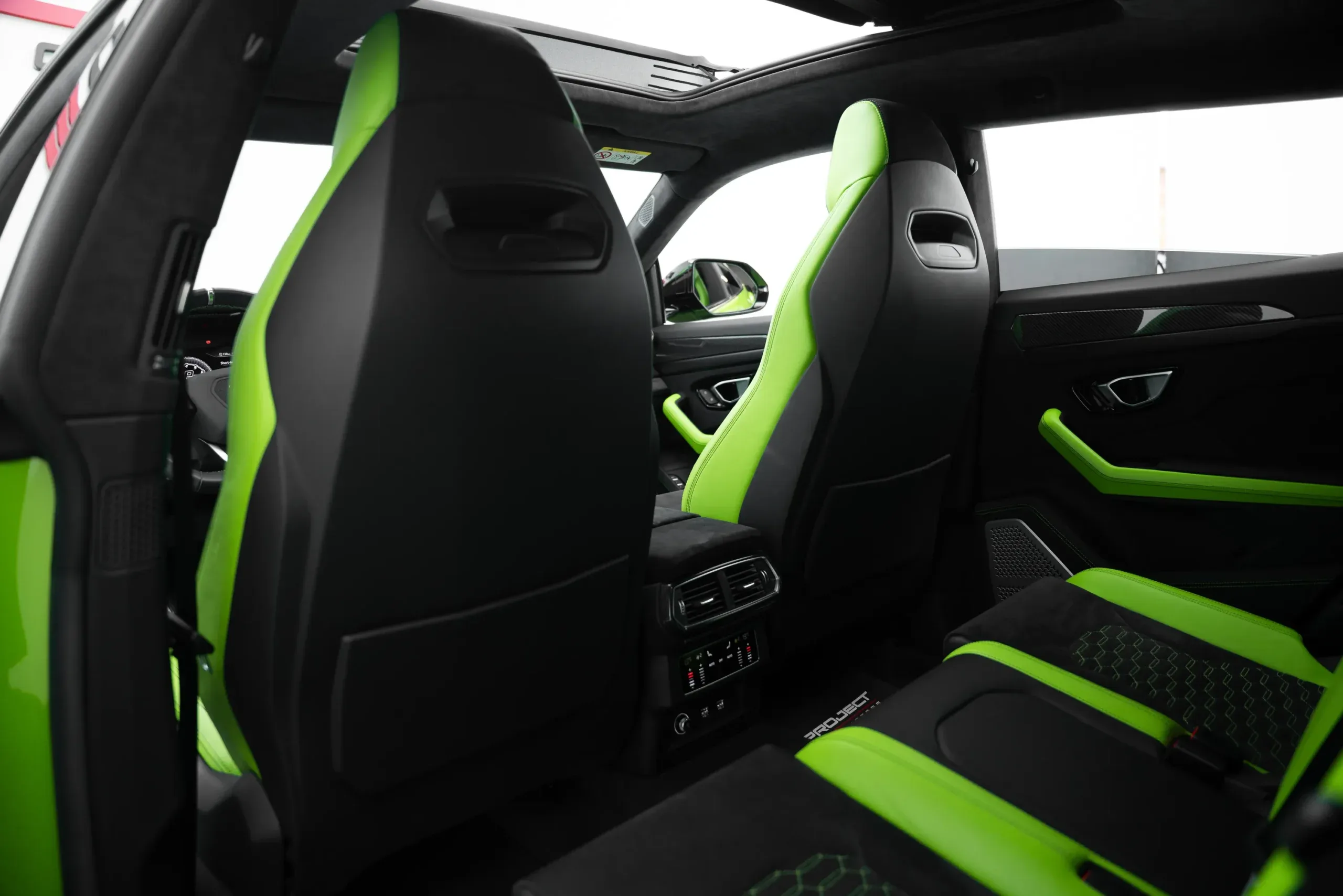 2021 Lamborghini Urus thumbnail 14