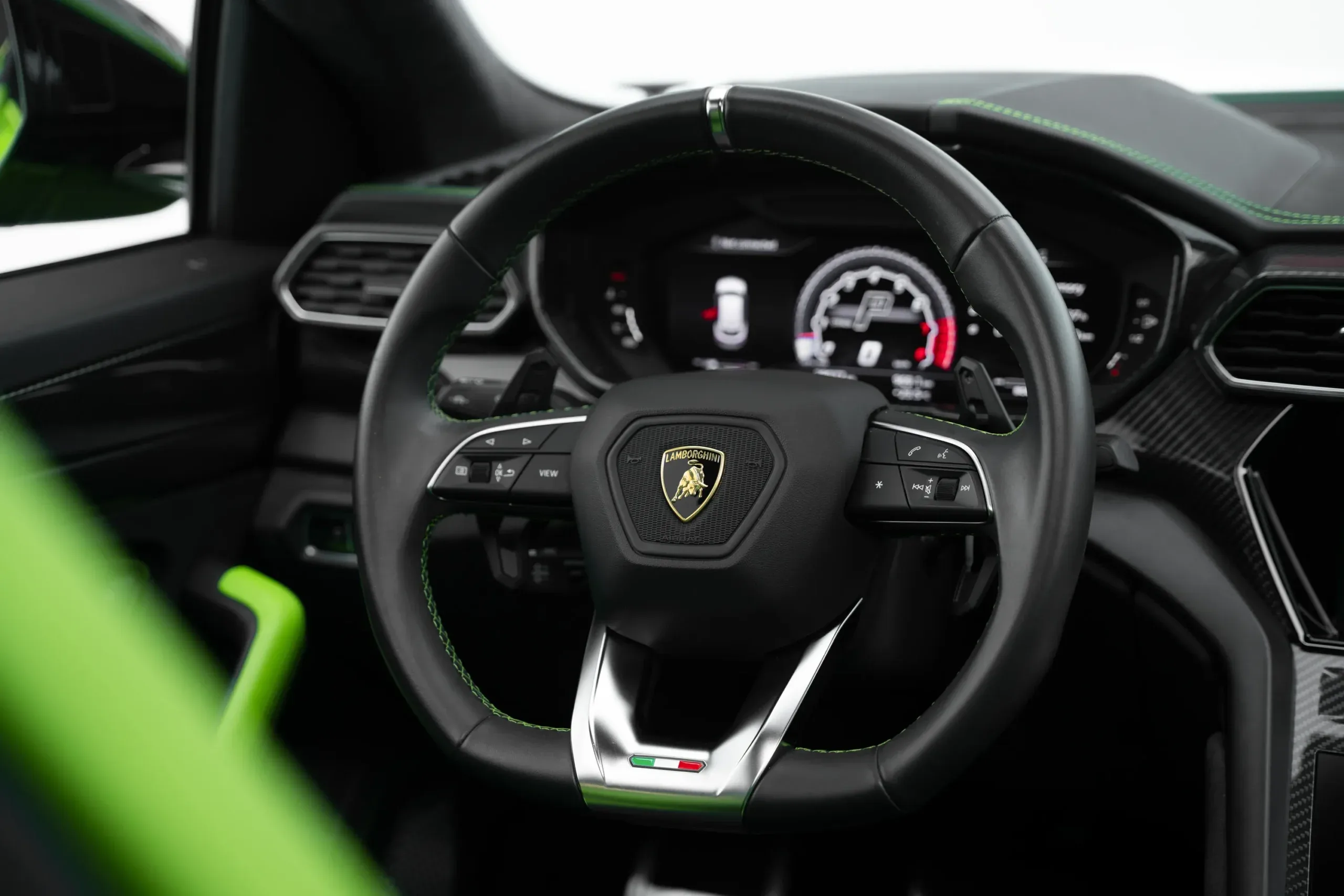 2021 Lamborghini Urus thumbnail 8