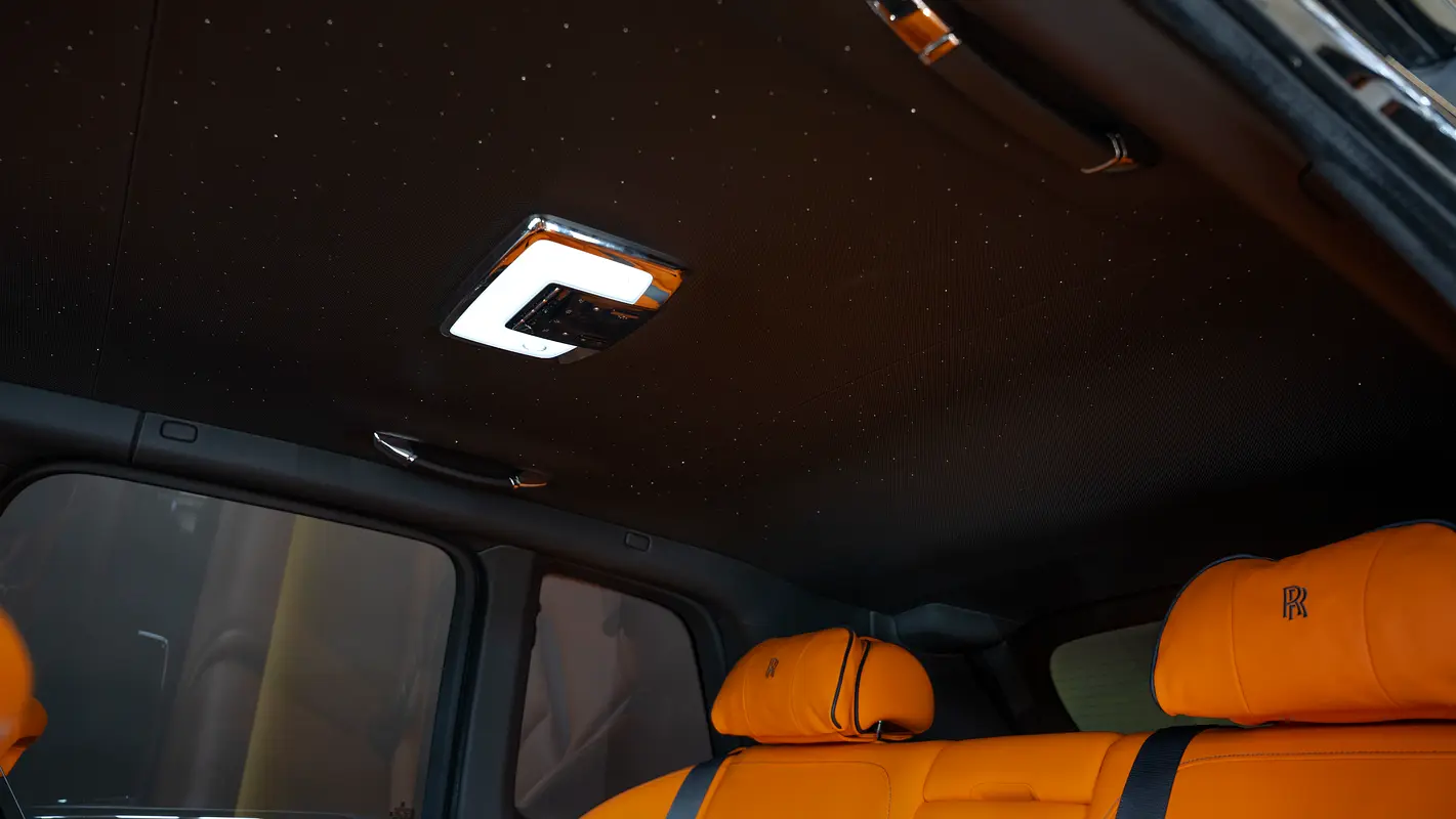 2022 Rolls-Royce Cullinan Black Badge Kit European Specs Full Option thumbnail 17