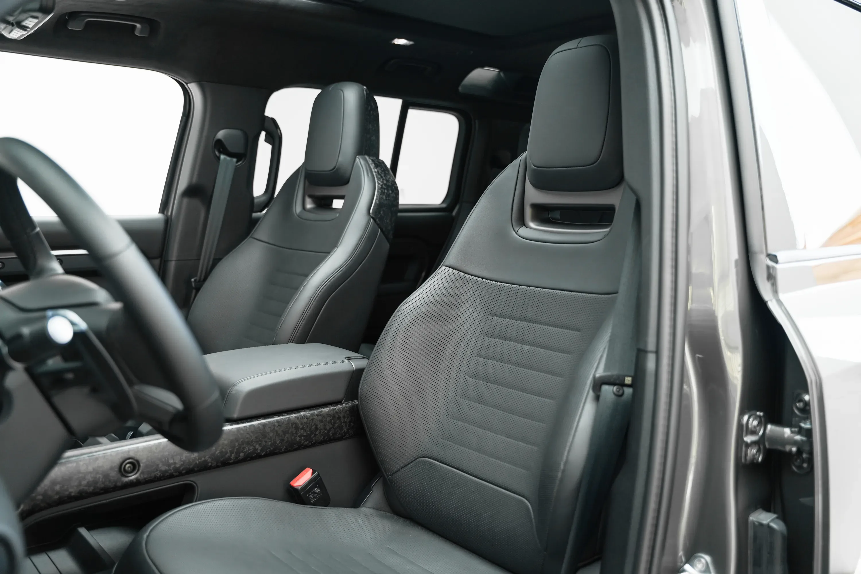 2025 Land Rover Defender 110 Octa Edition One P635 thumbnail 14