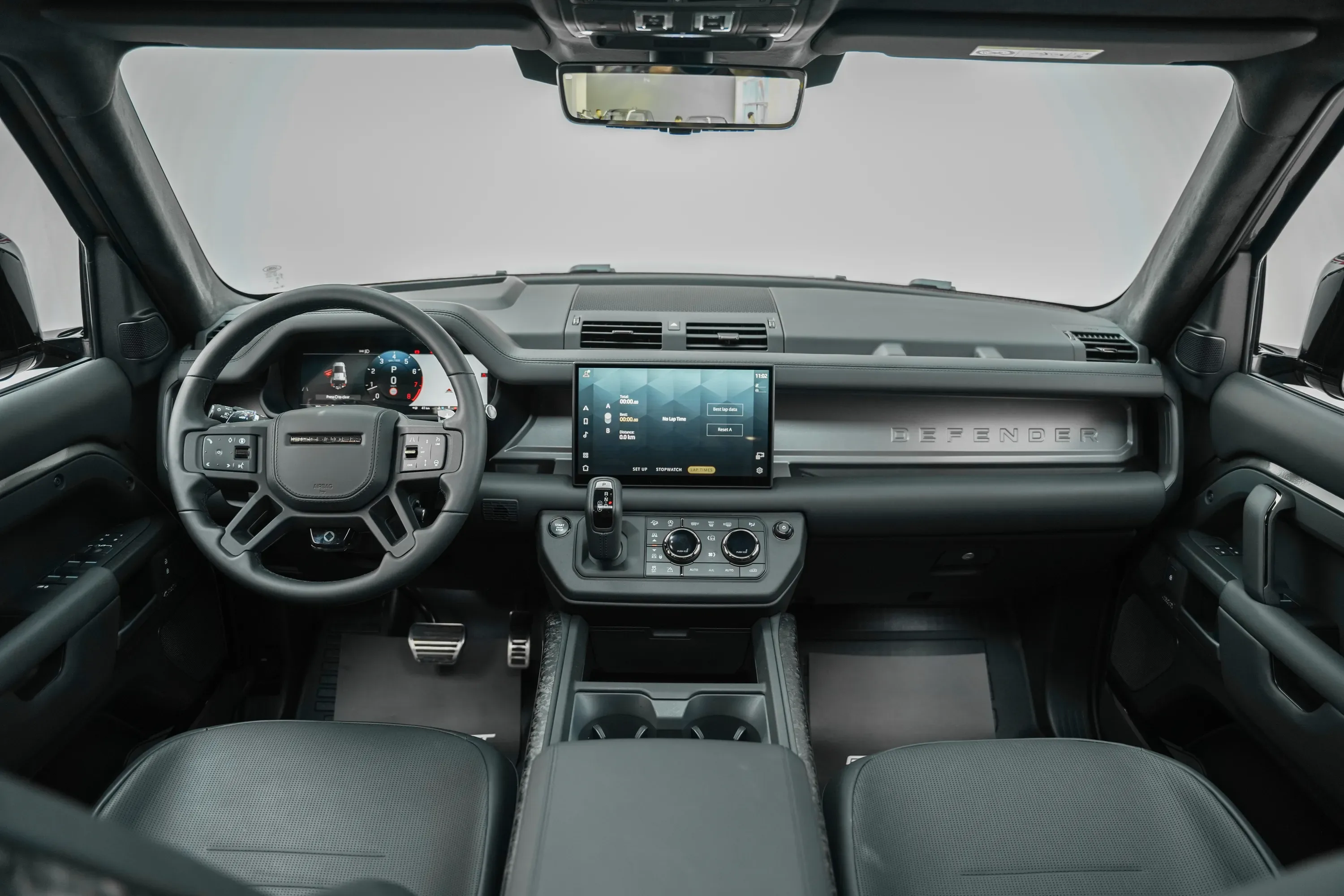2025 Land Rover Defender 110 Octa Edition One P635 thumbnail 6