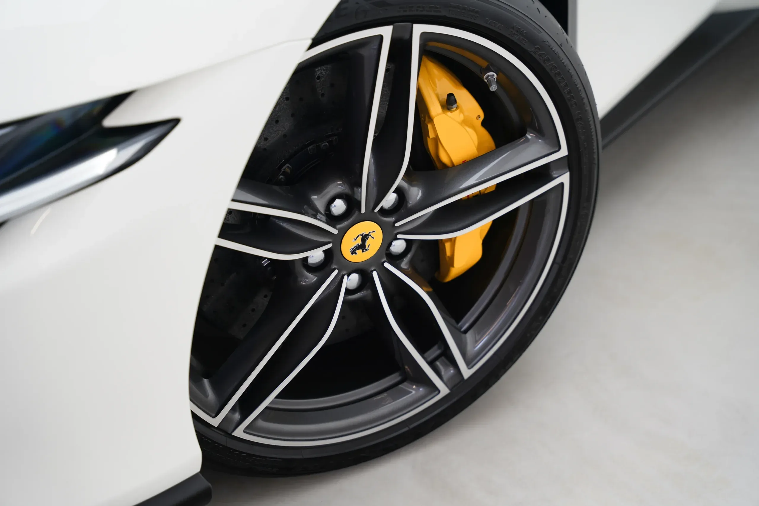 2024 Ferrari Roma Spider with Warranty and Service Contract thumbnail 13