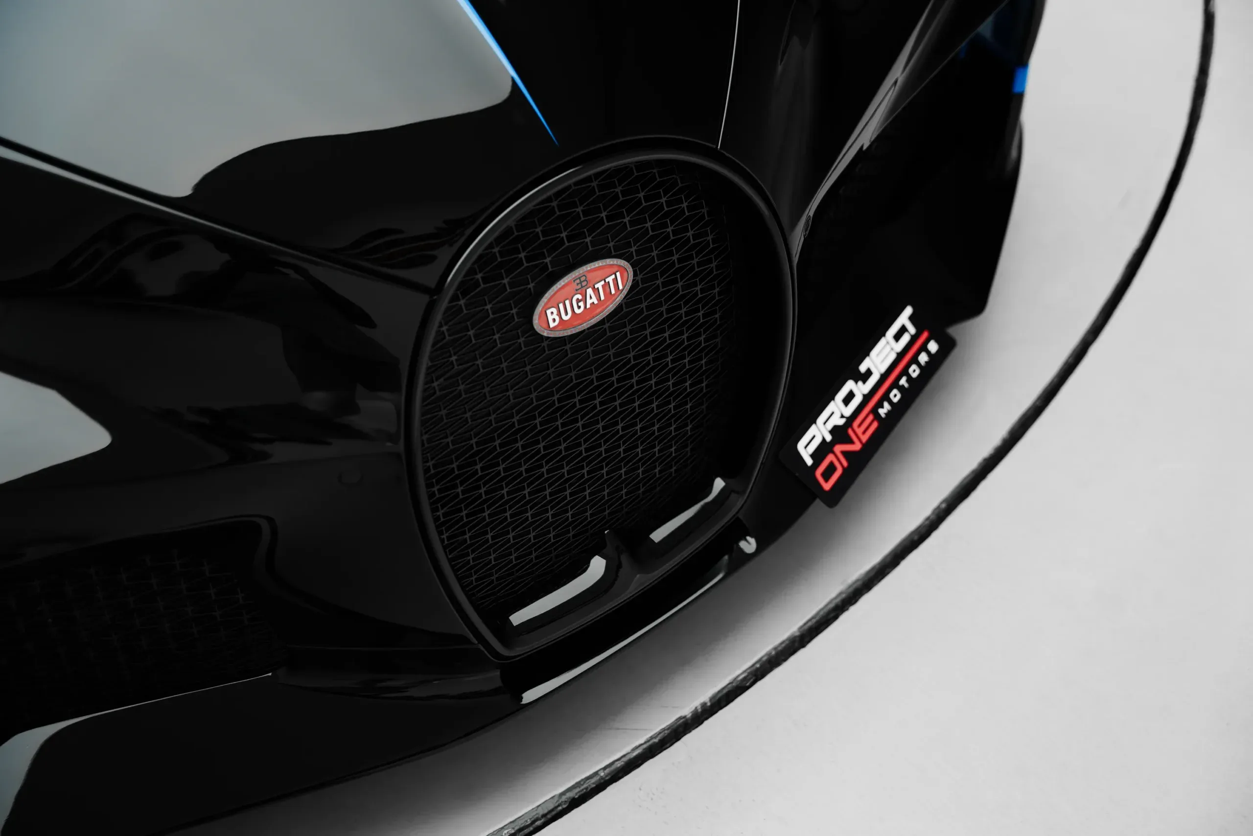 2023 Bugatti Chiron Super Sport thumbnail 6