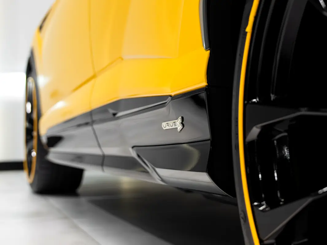 2024 4.0 L Twin-Turbo V8 Ultimate Combination of Supercar + SUV Full Option Low Mileage thumbnail 15