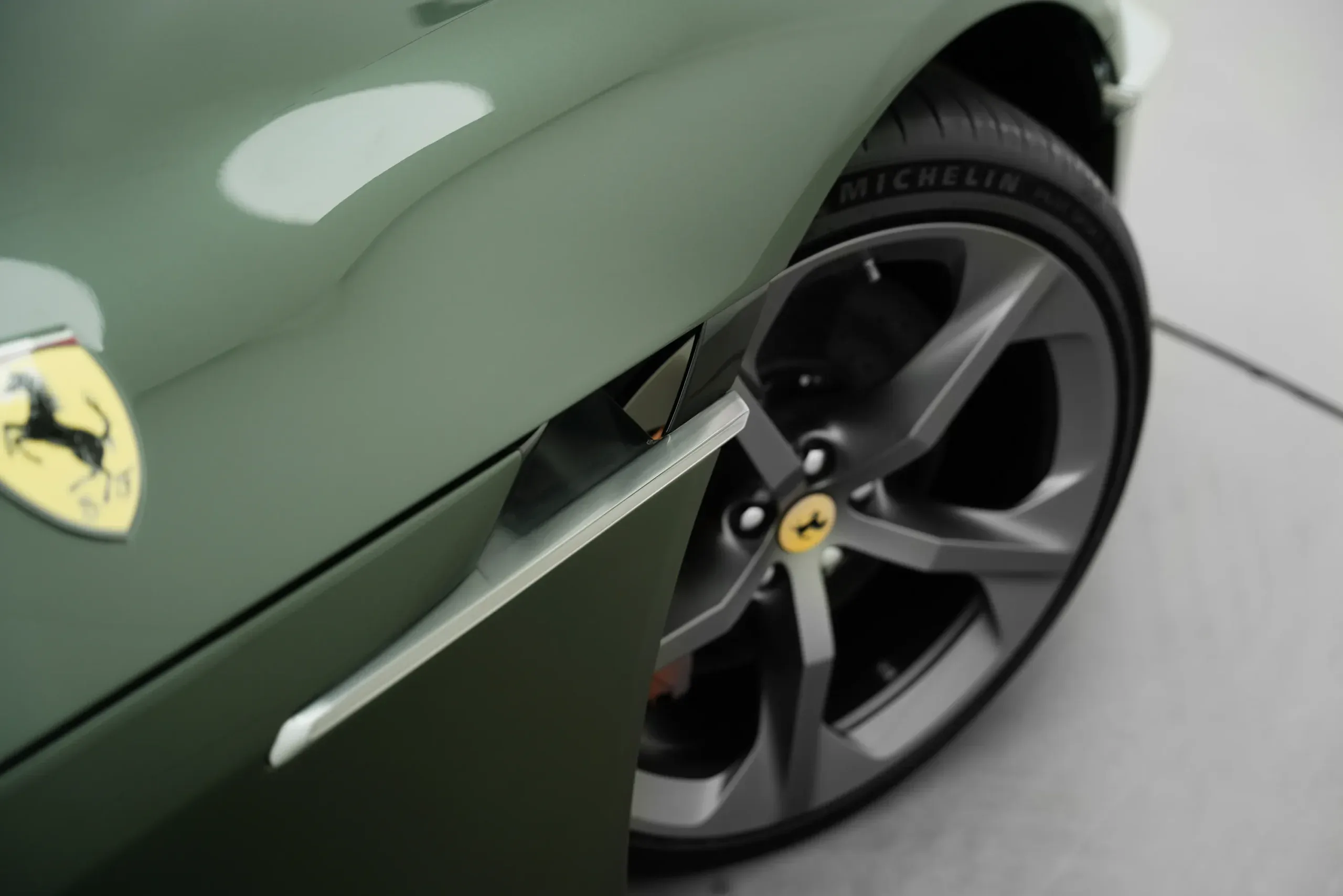 2025 Ferrari 12cilindri with 7 Years Service Contract thumbnail 20