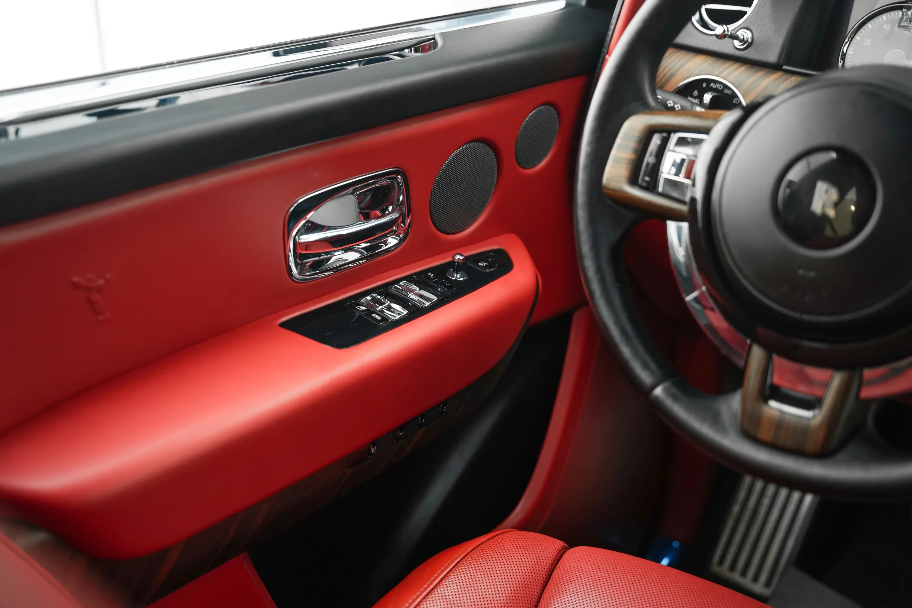 2021 Rolls-Royce Cullinan thumbnail 14