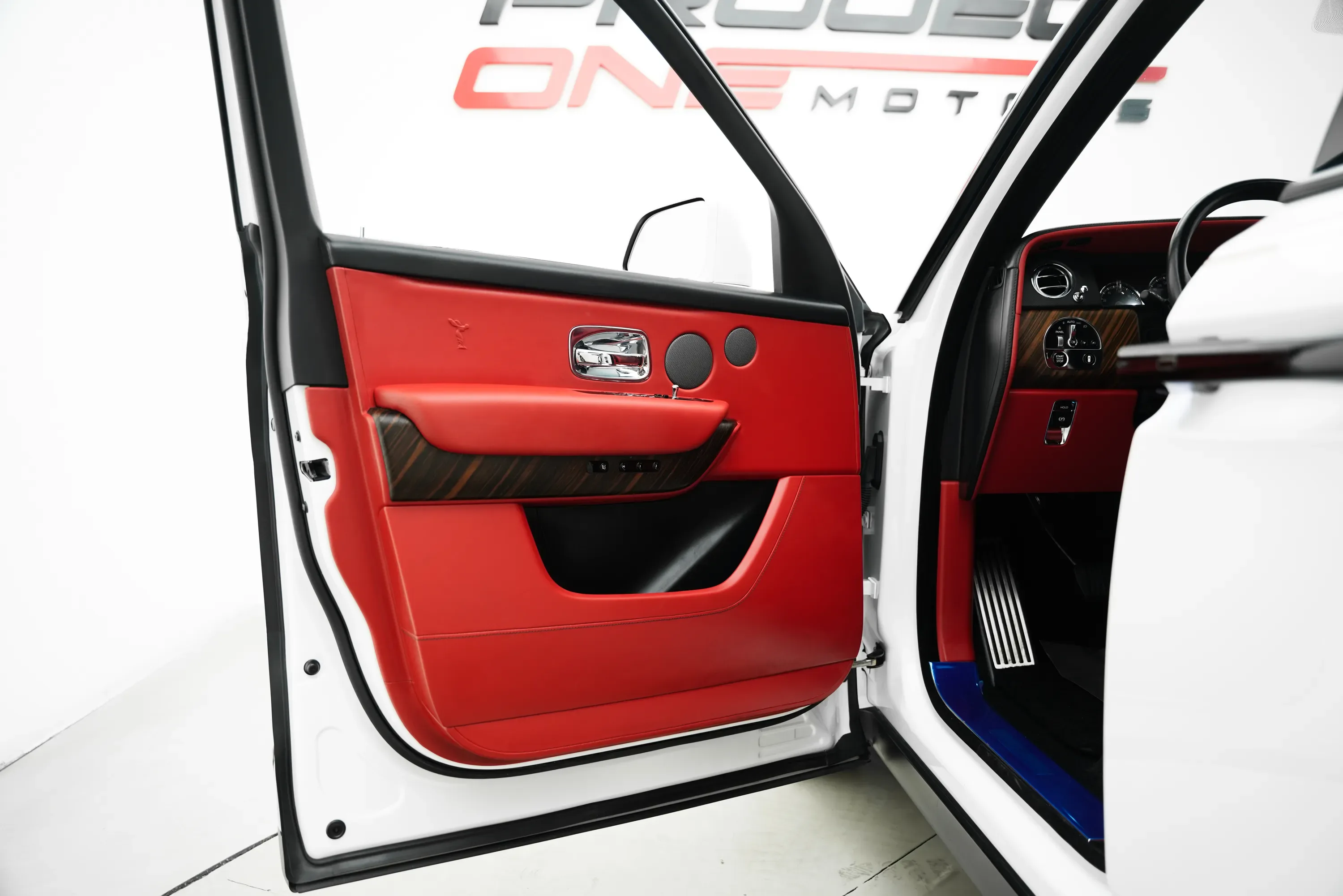 2021 Rolls-Royce Cullinan thumbnail 6
