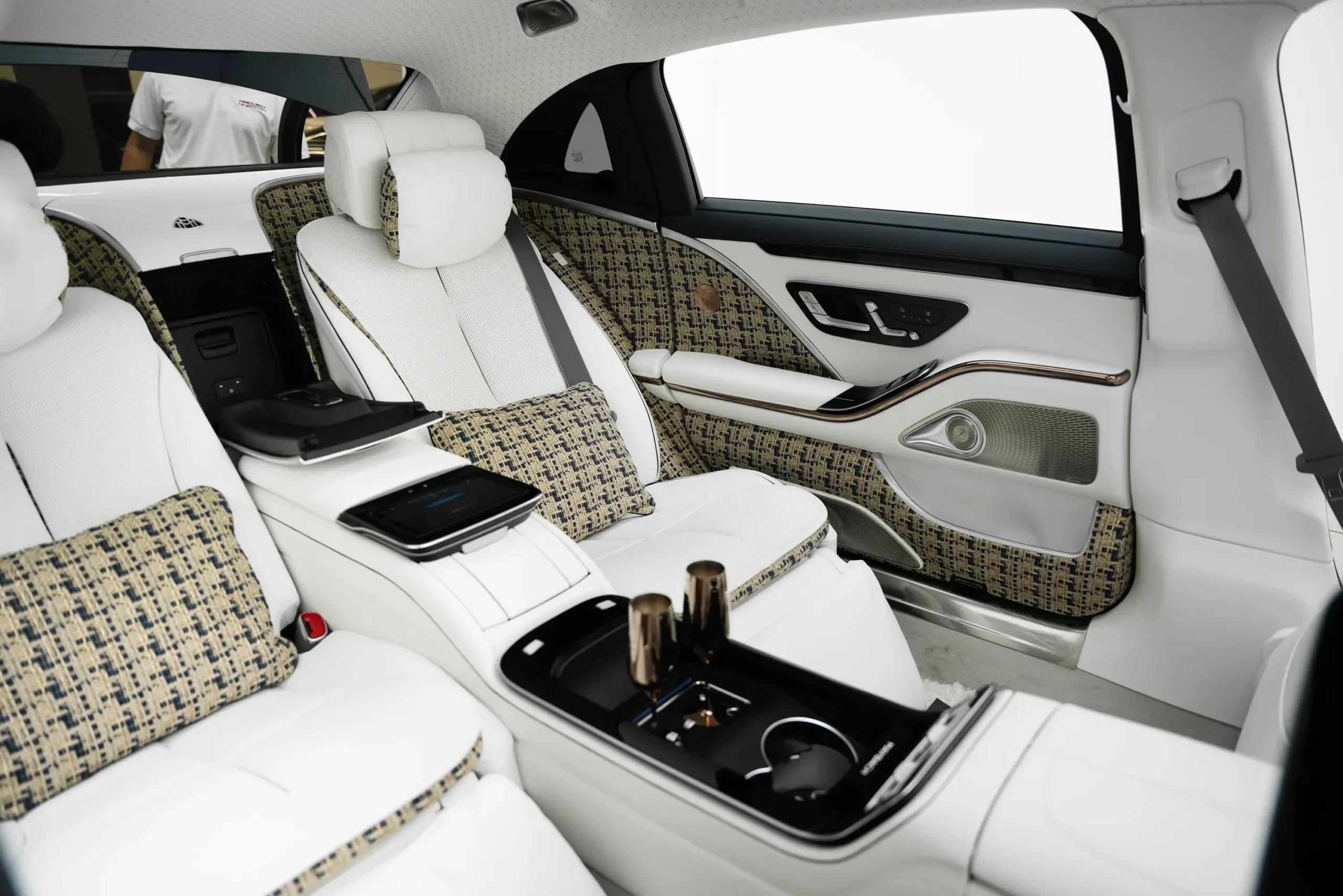 2023 Mercedes Benz Maybach S 680 thumbnail 15