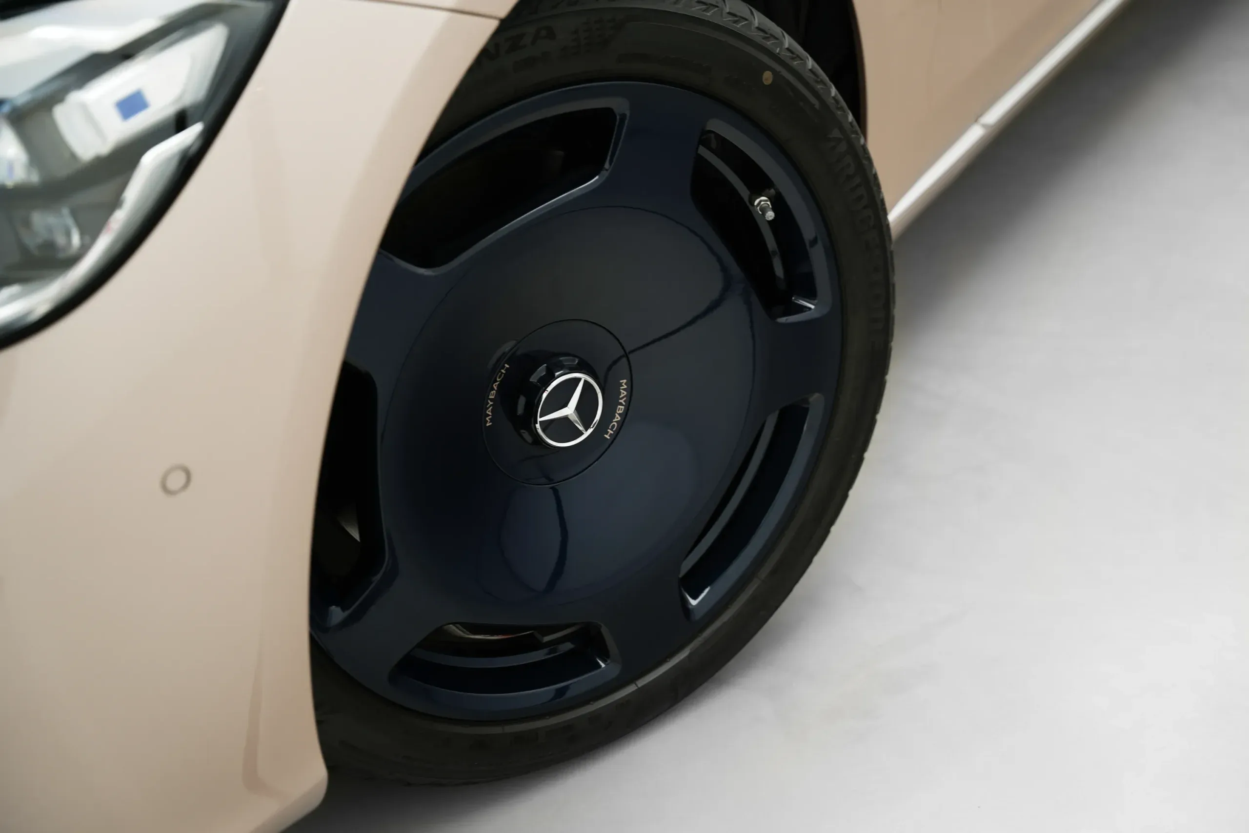 2023 Mercedes Benz Maybach S 680 thumbnail 20