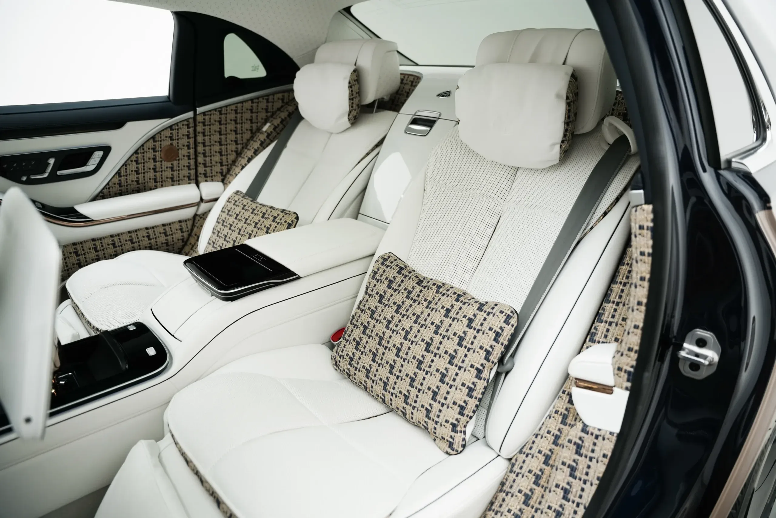2023 Mercedes Benz Maybach S 680 thumbnail 10
