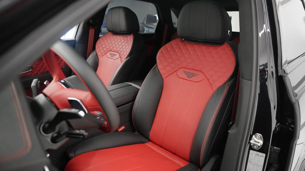 2023 Bentley Bentayga Azure Edition thumbnail 5