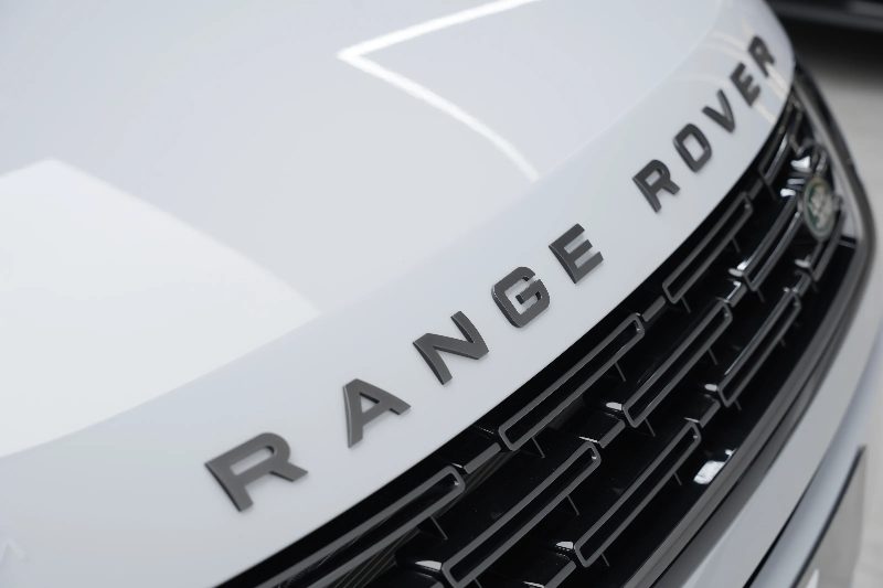 2025 Land Rover Range Rover Evoque Dynamic SE thumbnail 16