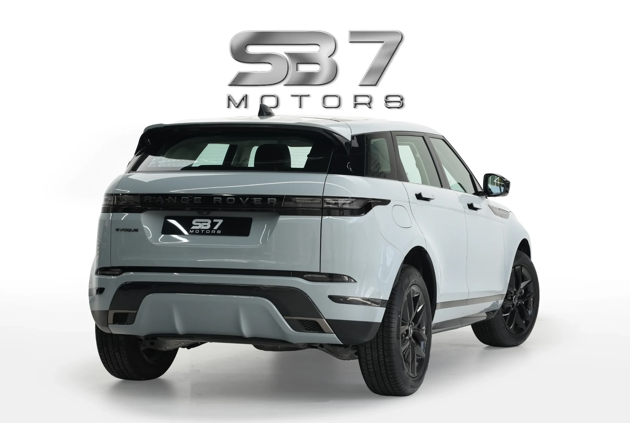 2025 Land Rover Range Rover Evoque Dynamic SE - photo 3 of 17