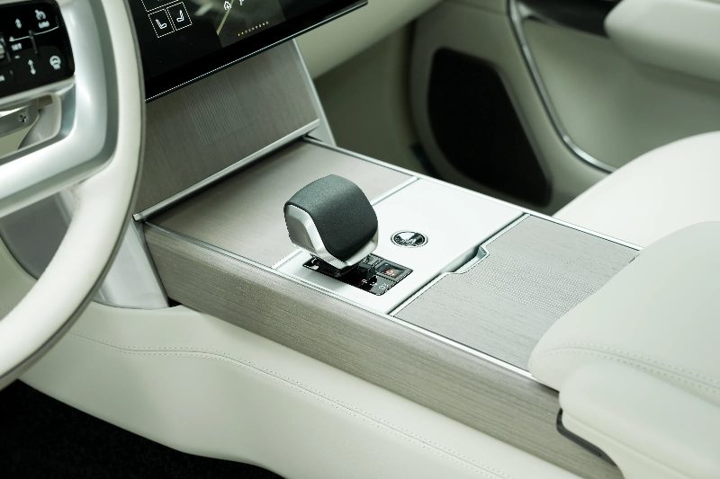 2025 Land Rover Range Rover Autobiography thumbnail 8