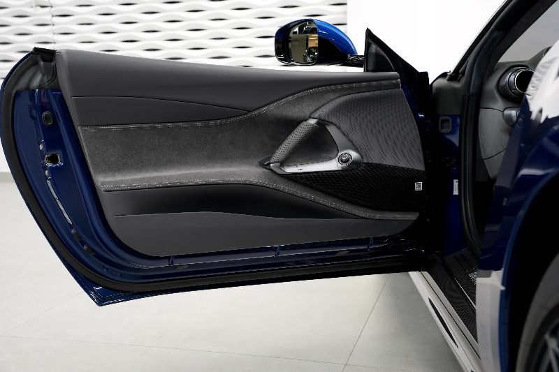 2021 Ferrari 812 Superfast Standard with Service Contract thumbnail 11