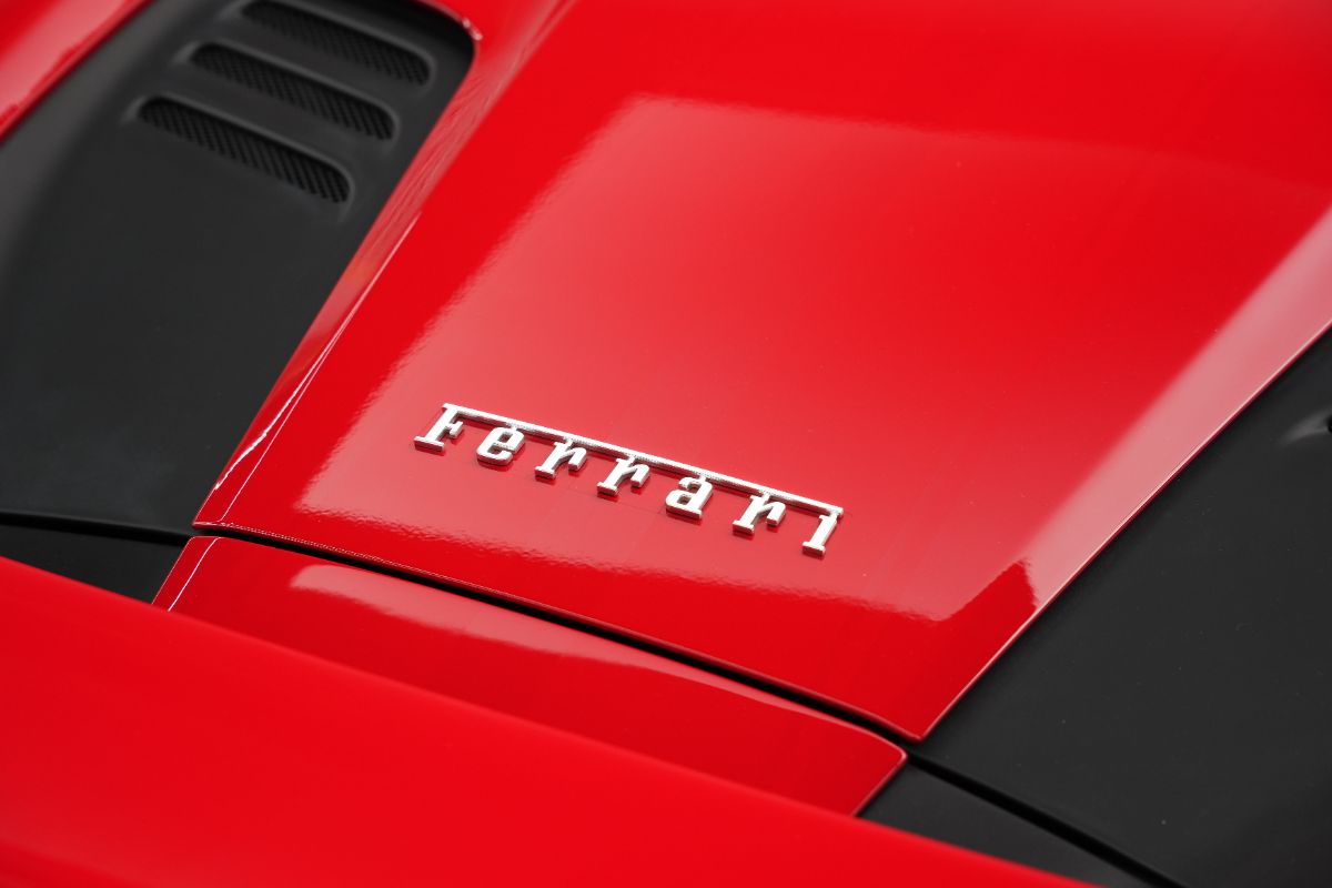 2022 Ferrari F8 Spider V8 Turbo Hele - with Carbon Fsh Exhaust System with Service Contract thumbnail 15