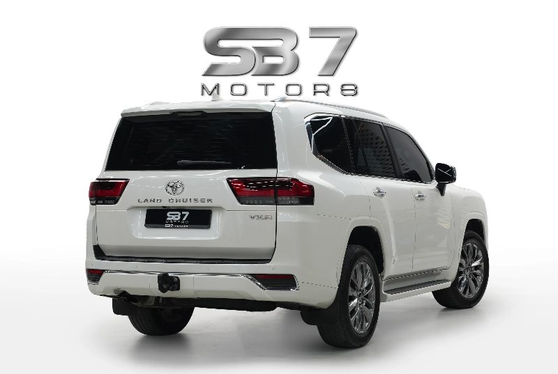 2022 Toyota Land Cruiser Vxr thumbnail 3