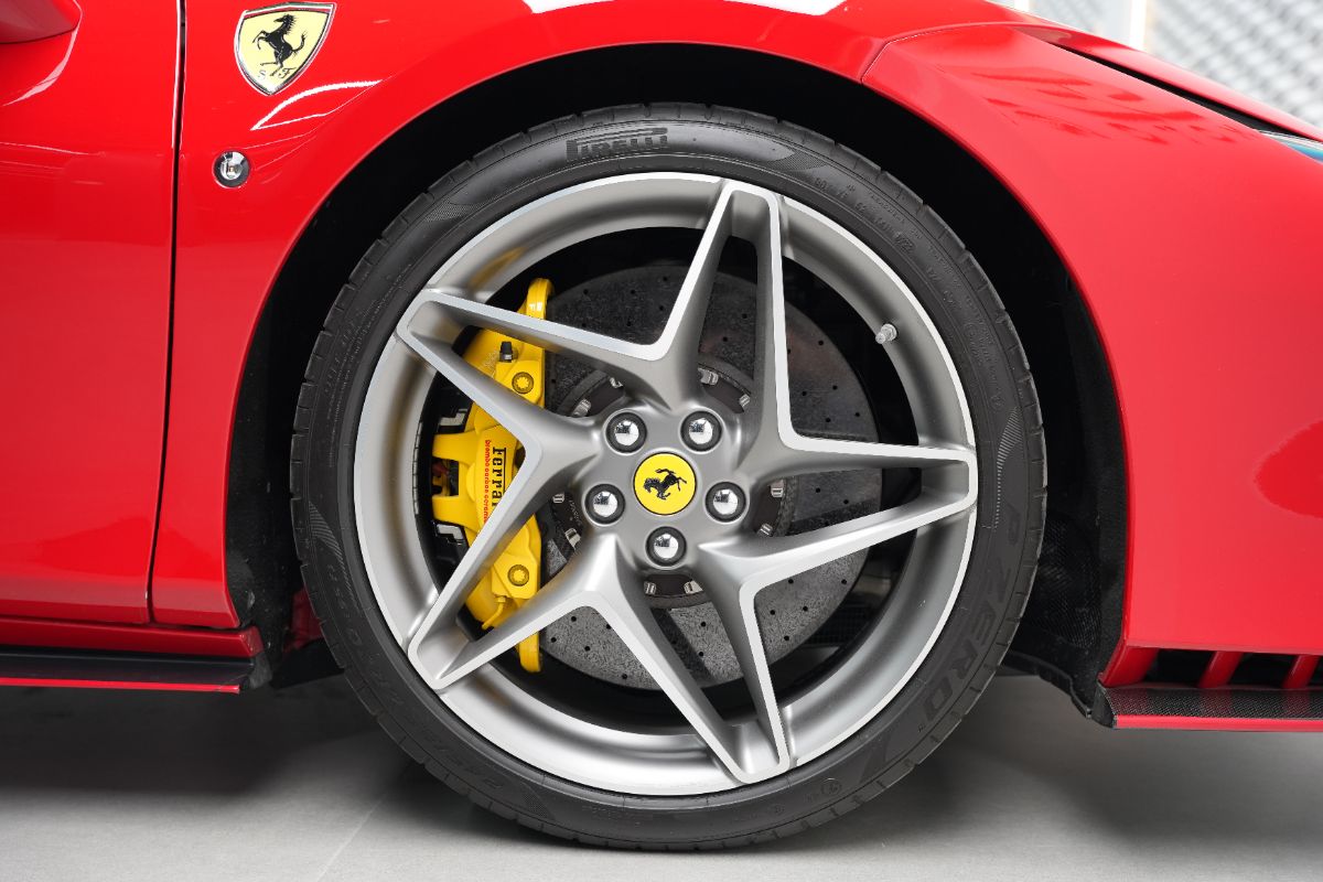 2022 Ferrari F8 Spider V8 Turbo Hele - with Carbon Fsh Exhaust System with Service Contract thumbnail 16