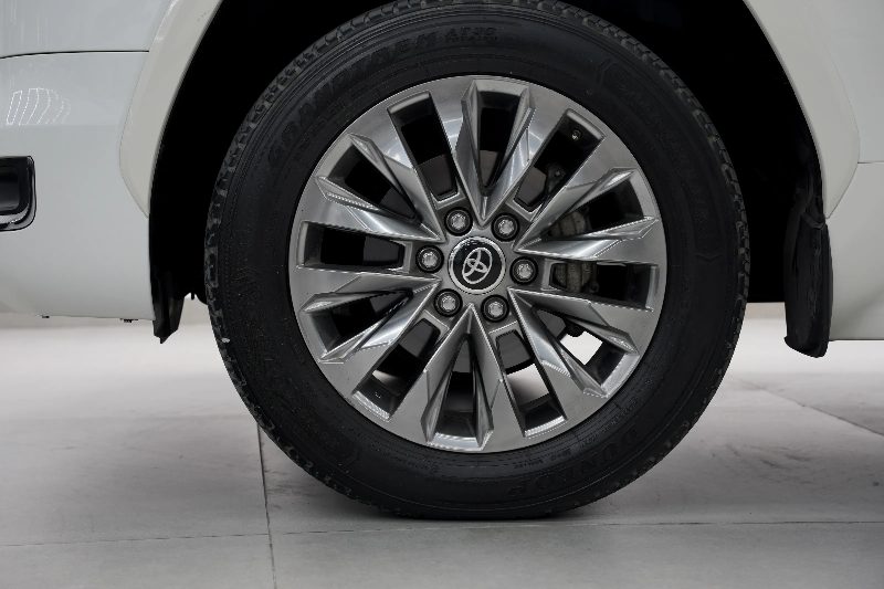 2022 Toyota Land Cruiser Vxr thumbnail 16