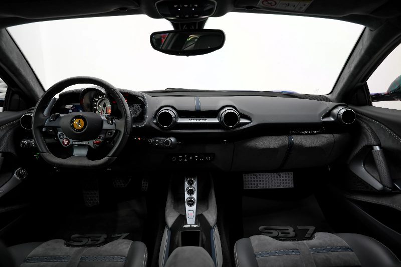 2021 Ferrari 812 Superfast Standard with Service Contract thumbnail 9