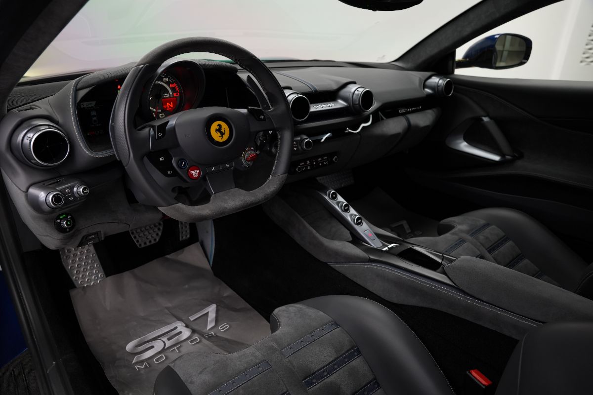 2021 Ferrari 812 Superfast Standard with Service Contract thumbnail 6
